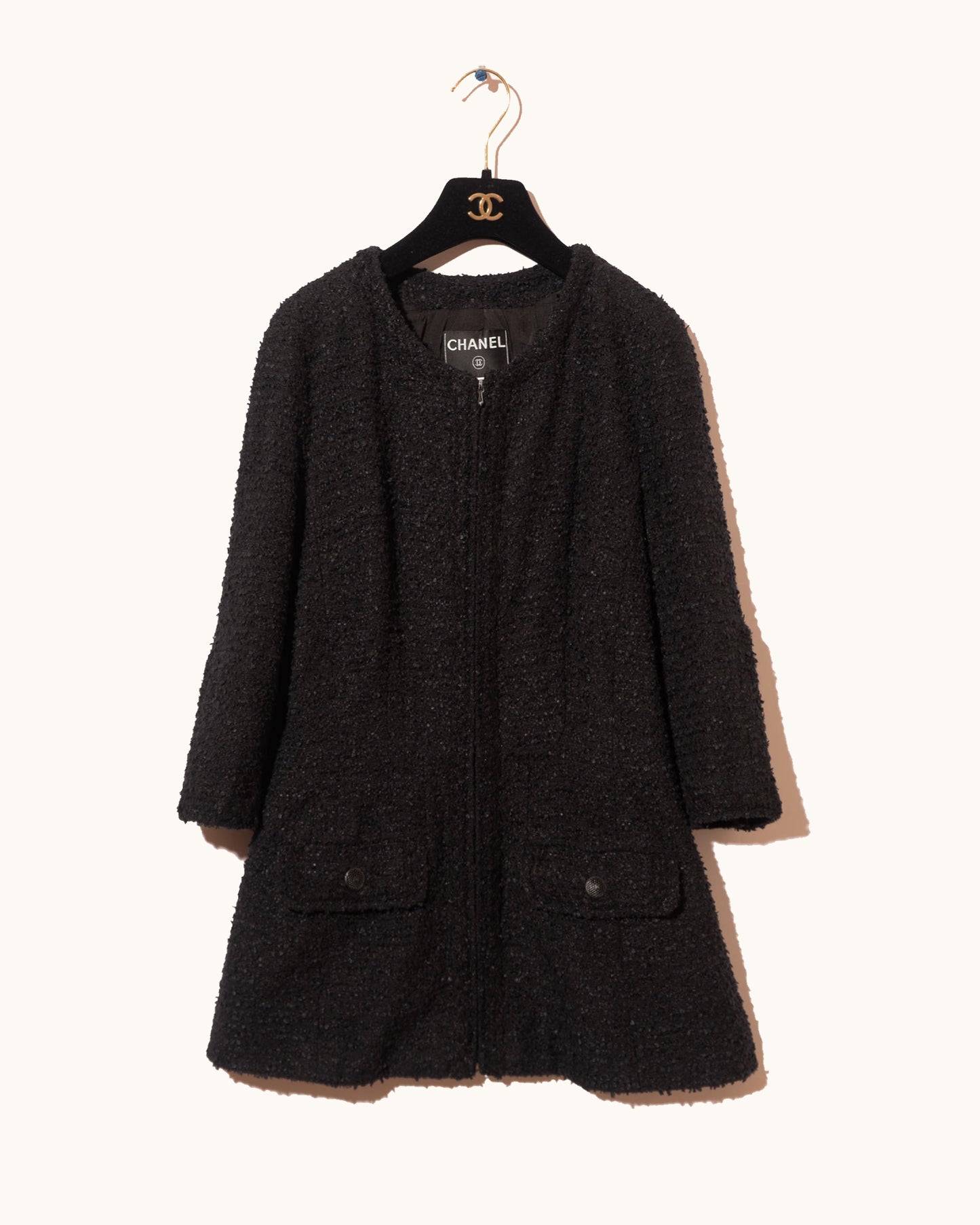 FR38-40 Chanel Spring 2002 Two Pocket Collarless Tweed Boucle Jacket - Vintage Chanel Jacket - - Rarchive.