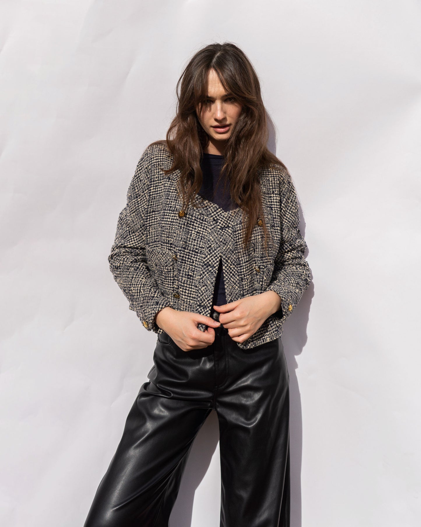 FR40-42 Chanel Fall 1988 Double Breasted Cropped Navy and White Tweed Jacket - Vintage Chanel Jacket - - Rarchive.