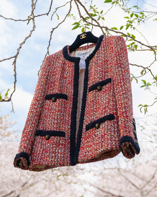 FR34-36 Rare Chanel Cruise 1995 Classic Cut Collarless Four Pocket Multicolor Fantasy Tweed Jacket