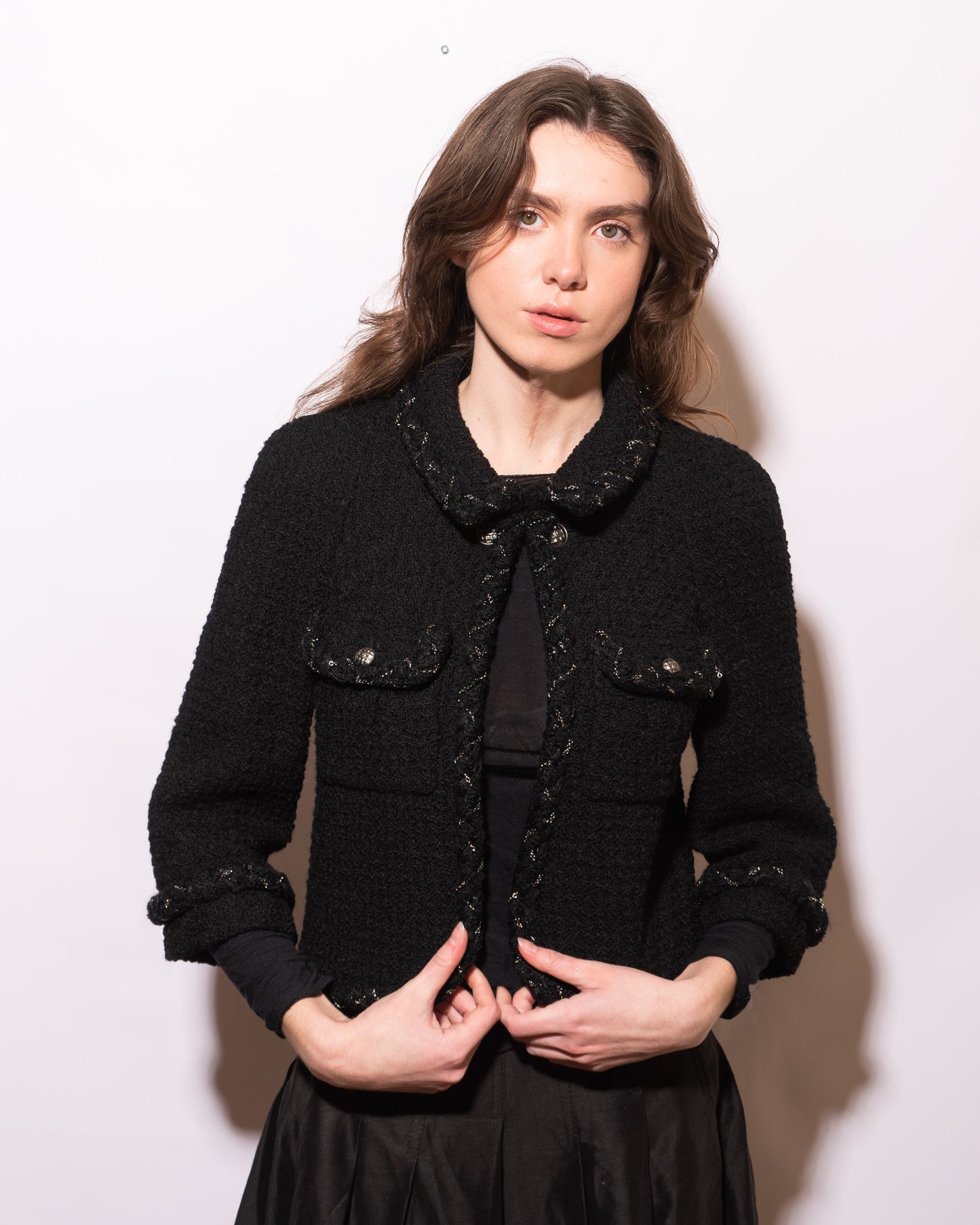 FR36-38 Rare Chanel Fall 2007 Two Pocket Chain Detail Trim Black Tweed Cropped Cut Jacket - Vintage Chanel Jacket - - Rarchive.