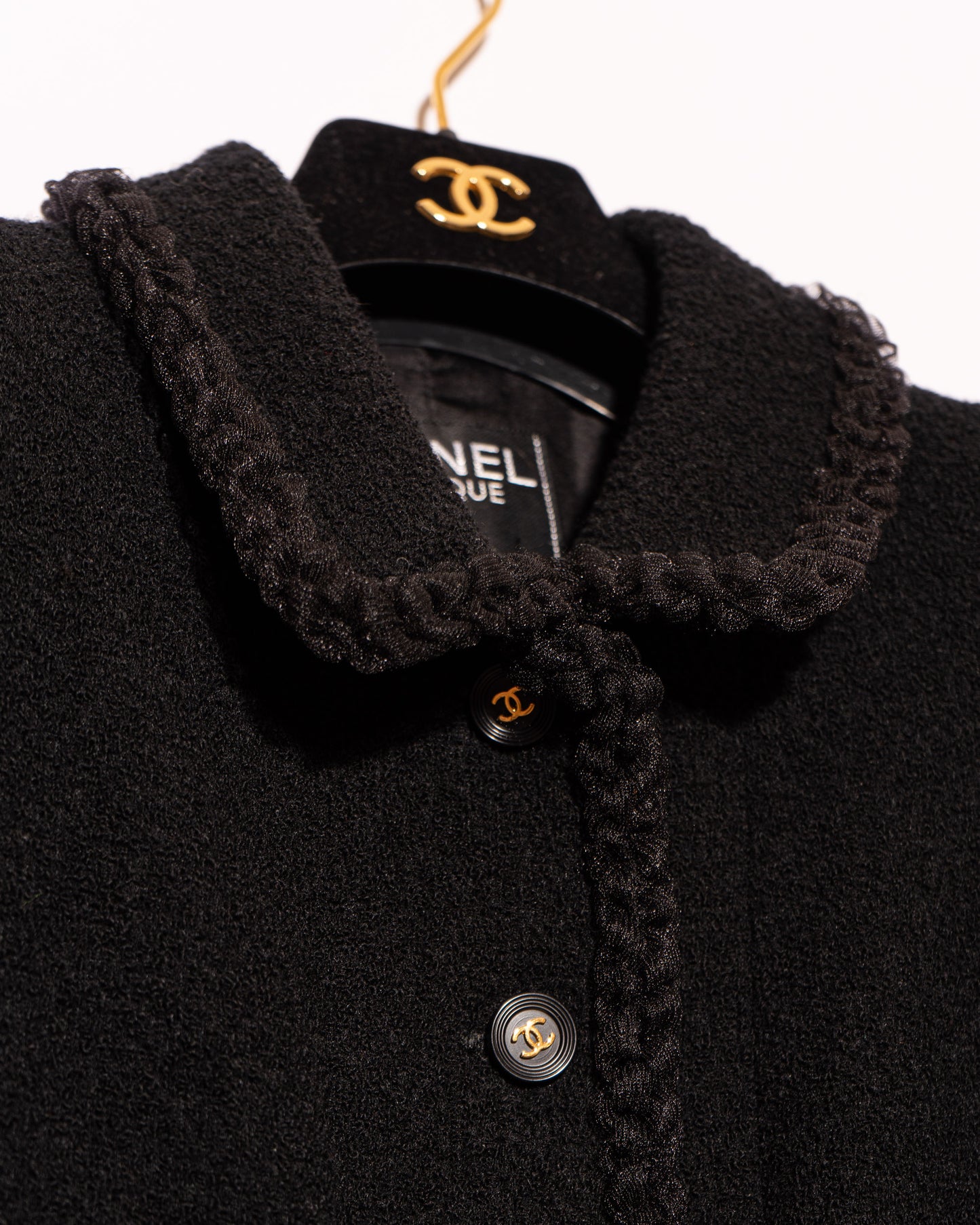 FR36-38 Rare Chanel Fall 1995 Two Pocket Black Tweed Boucle Jacket - Vintage Chanel Jacket - - Rarchive.