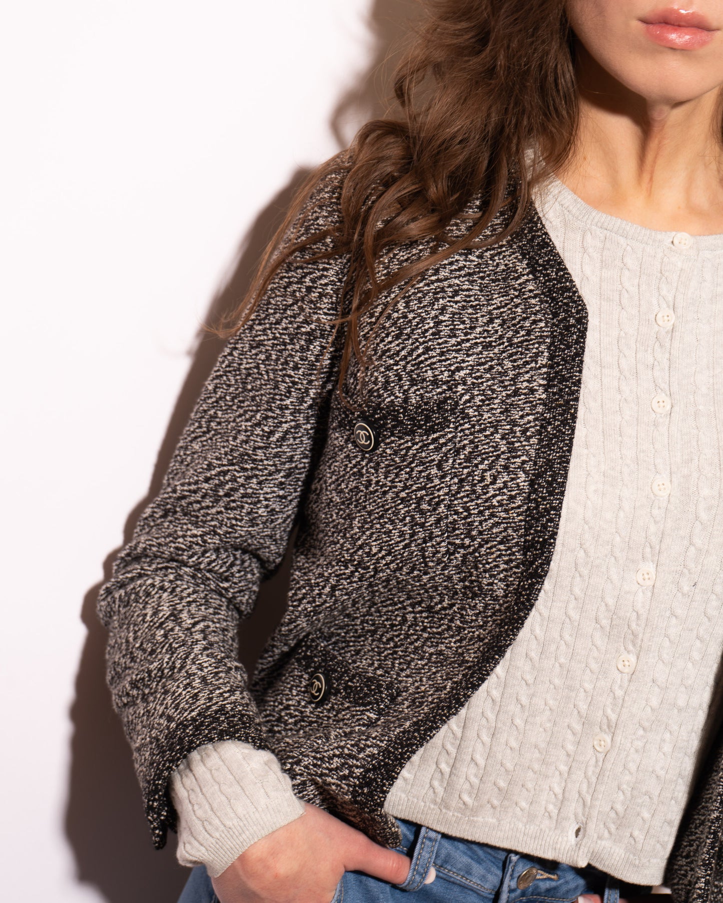 FR38-40 Chanel Cruise 1997 Four Pocket Collarless Black and White Melange Tweed Jacket - Vintage Chanel Jacket - - Rarchive.