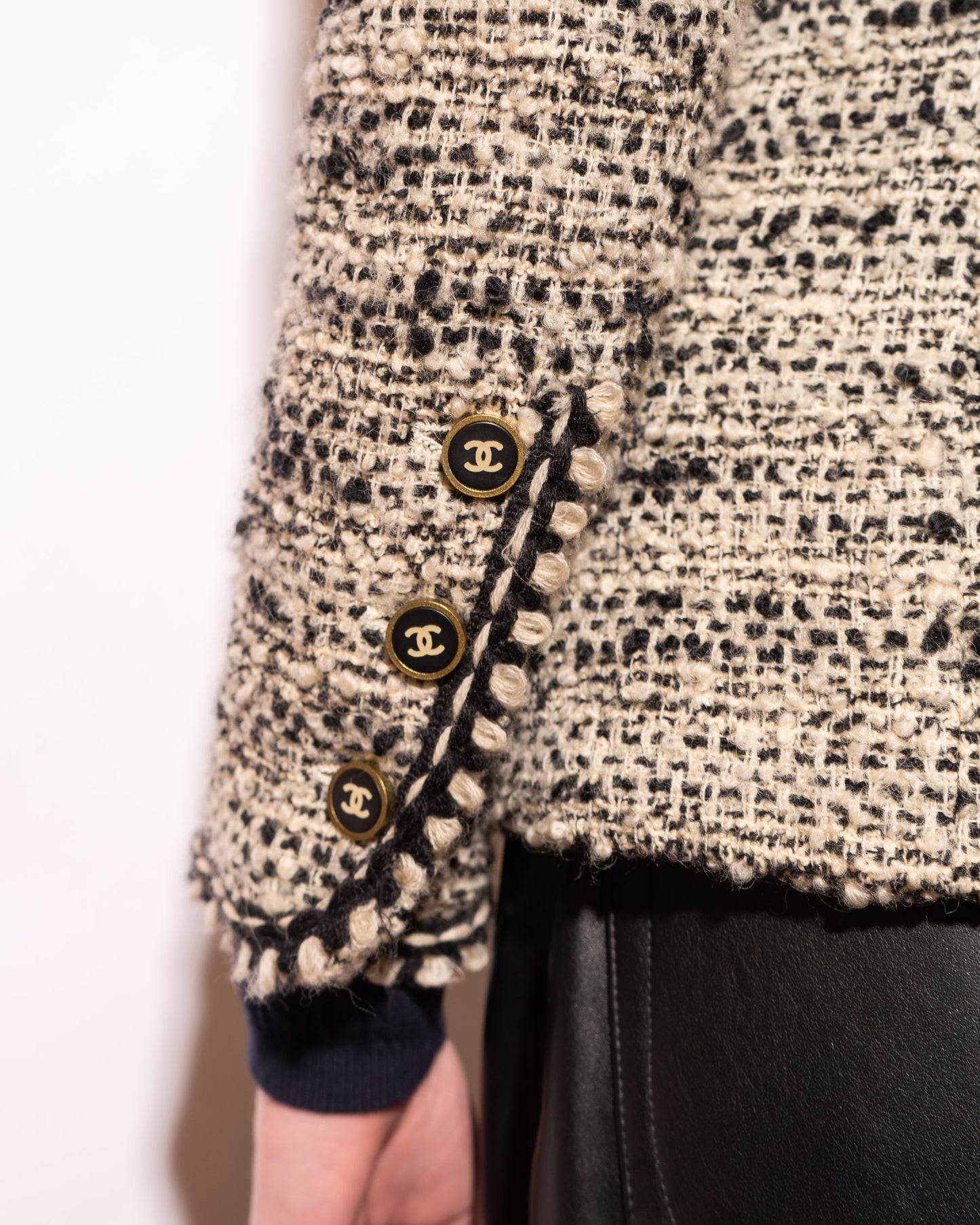 FR34-36 Rare Chanel Fall 1994 Two Pocket Fitted Cut Black and White Wool Tweed Jacket - Vintage Chanel Jacket -   - Rarchive.
