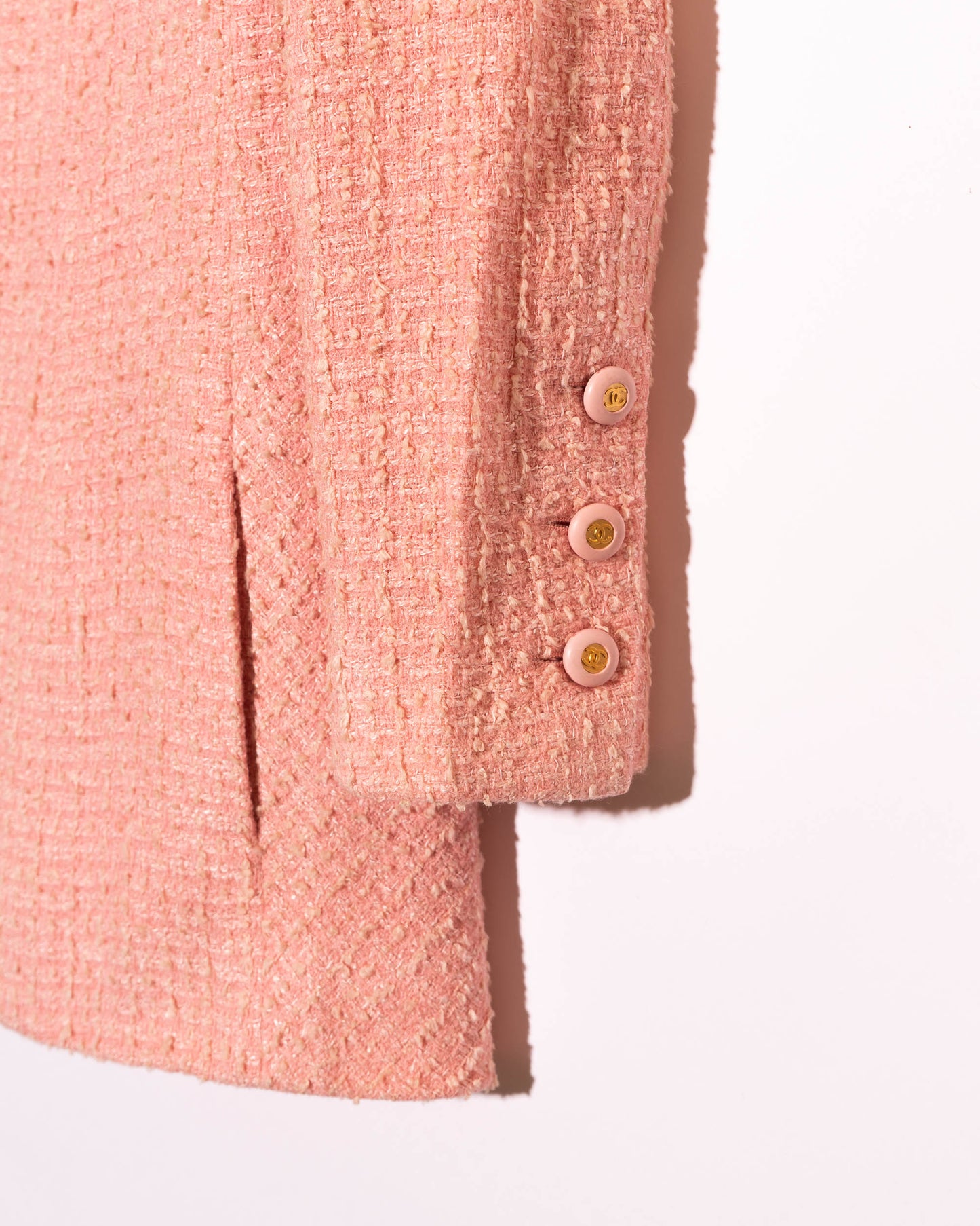 FR36-38 Rare Chanel Spring 1994 Two Pocket Fitted Cut Classic Pink Fantasy Tweed Jacket - Vintage Chanel Jacket - - Rarchive.