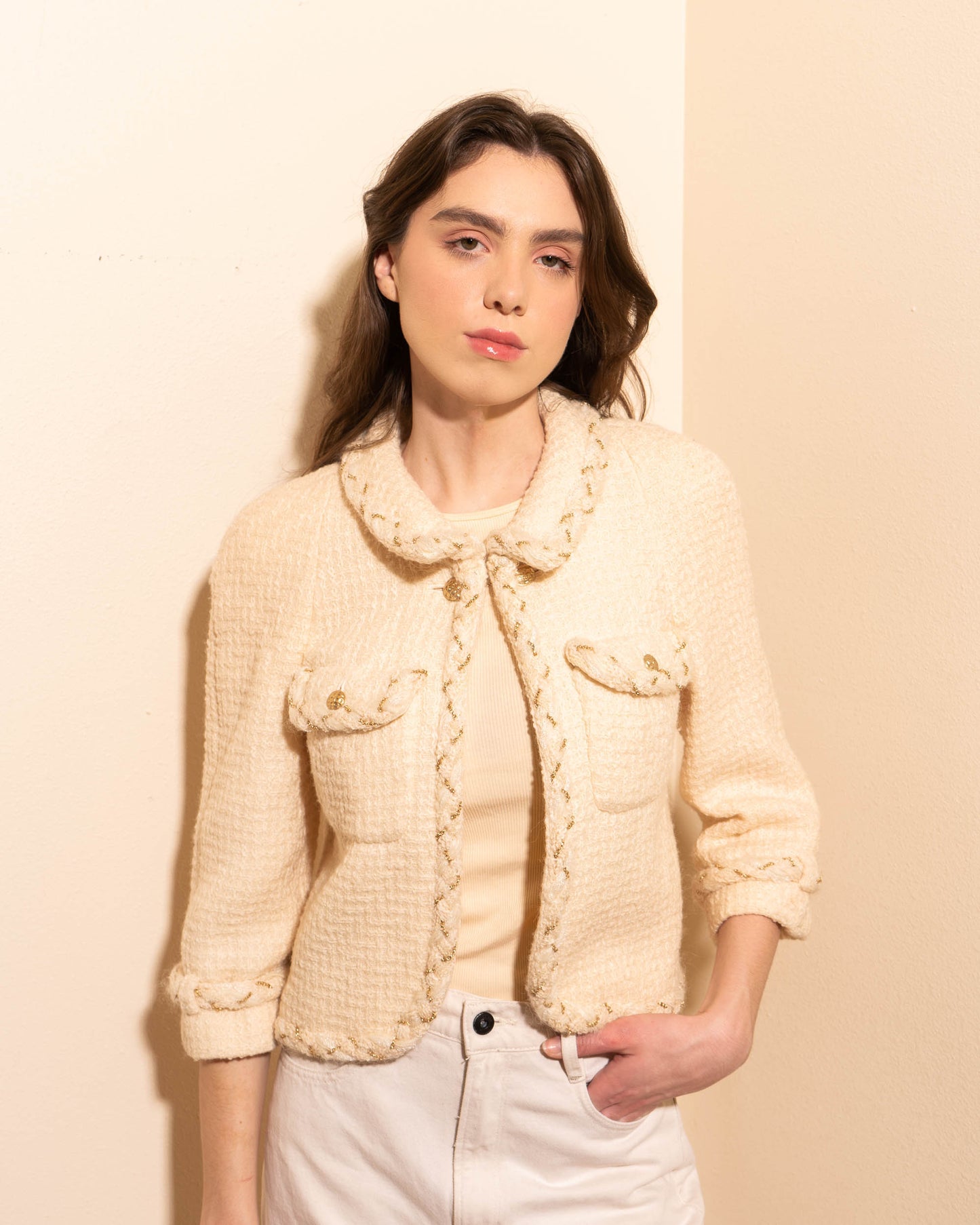 FR36-38 Rare Chanel Fall 2007 Two Pocket Chain Detail Trim Cream Tweed Cropped Cut Jacket - Vintage Chanel Jacket - - Rarchive.