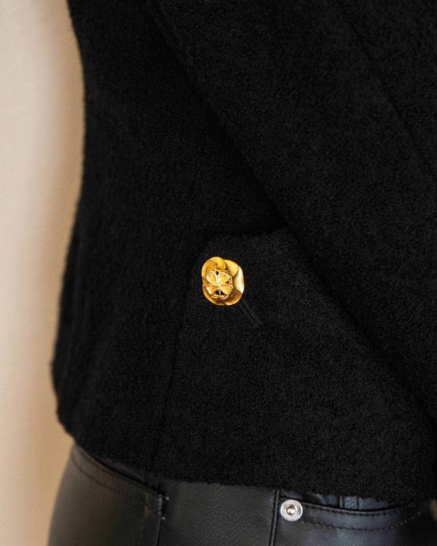 FR36-38 Rare Chanel 1980s Double Breasted Black Tweed Boucle Jacket - Vintage Chanel Jacket - - Rarchive.