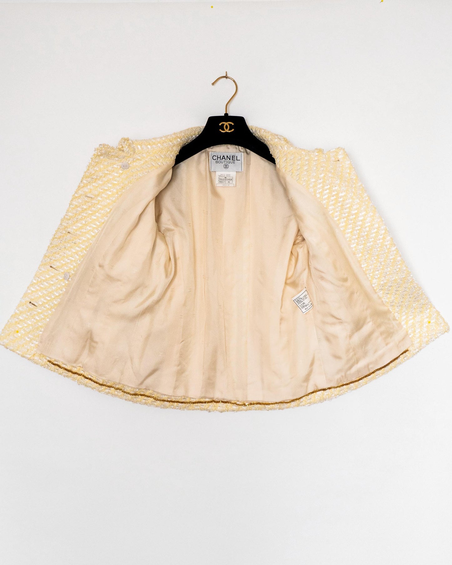 FR36-38 Rare Chanel Cruise 1996 Double Breasted Short Sleeve Four Pocket Yellow and White Fantasy Tweed Jacket - Vintage Chanel Jacket - - Rarchive.