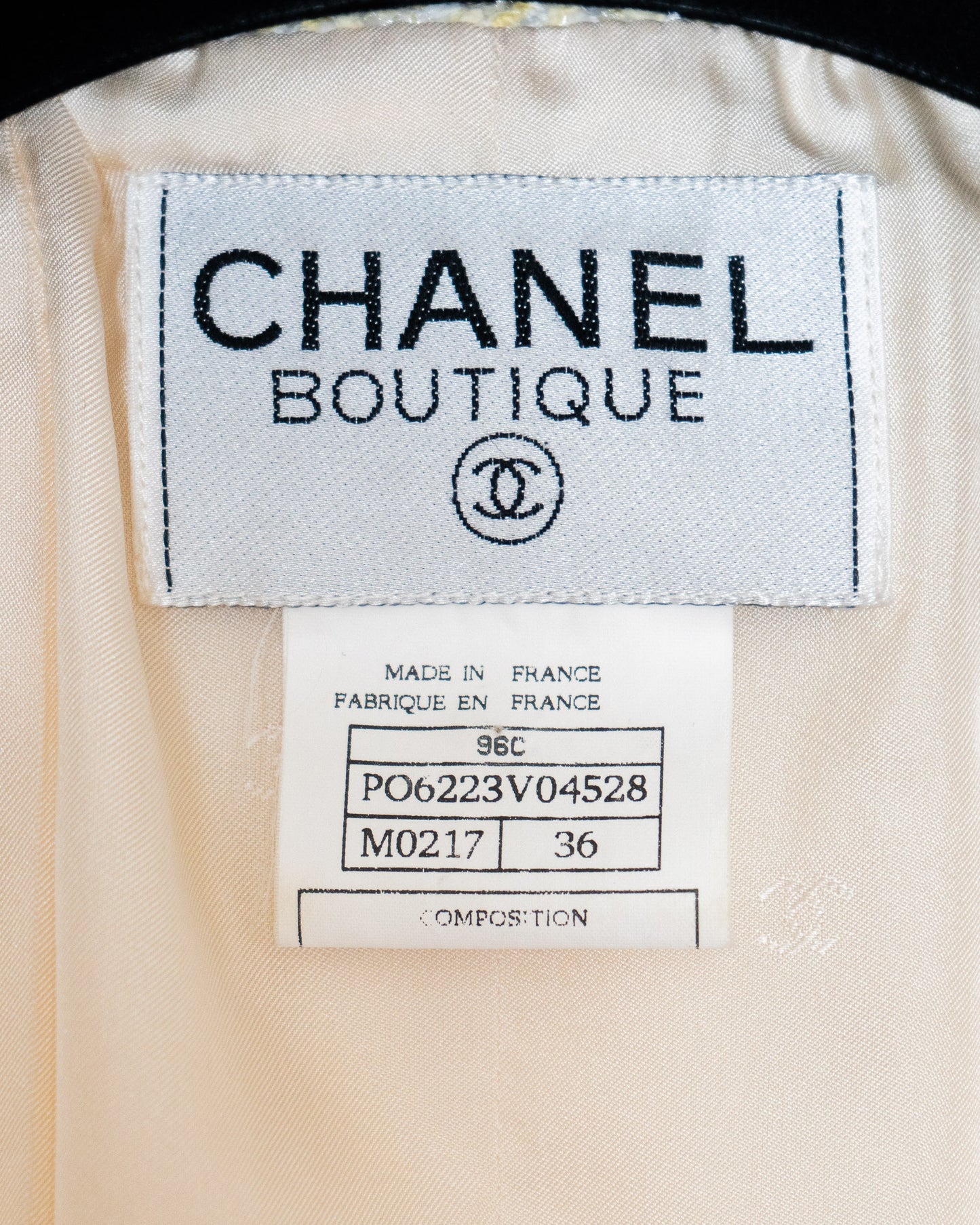 FR36-38 Rare Chanel Cruise 1996 Double Breasted Short Sleeve Four Pocket Yellow and White Fantasy Tweed Jacket - Vintage Chanel Jacket - - Rarchive.