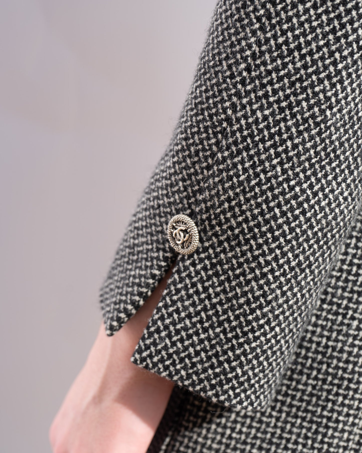 FR34-36 Chanel Cruise 2014 Three Pocket Long Cut Black and White Jacket - Vintage Chanel Jacket - - Rarchive.