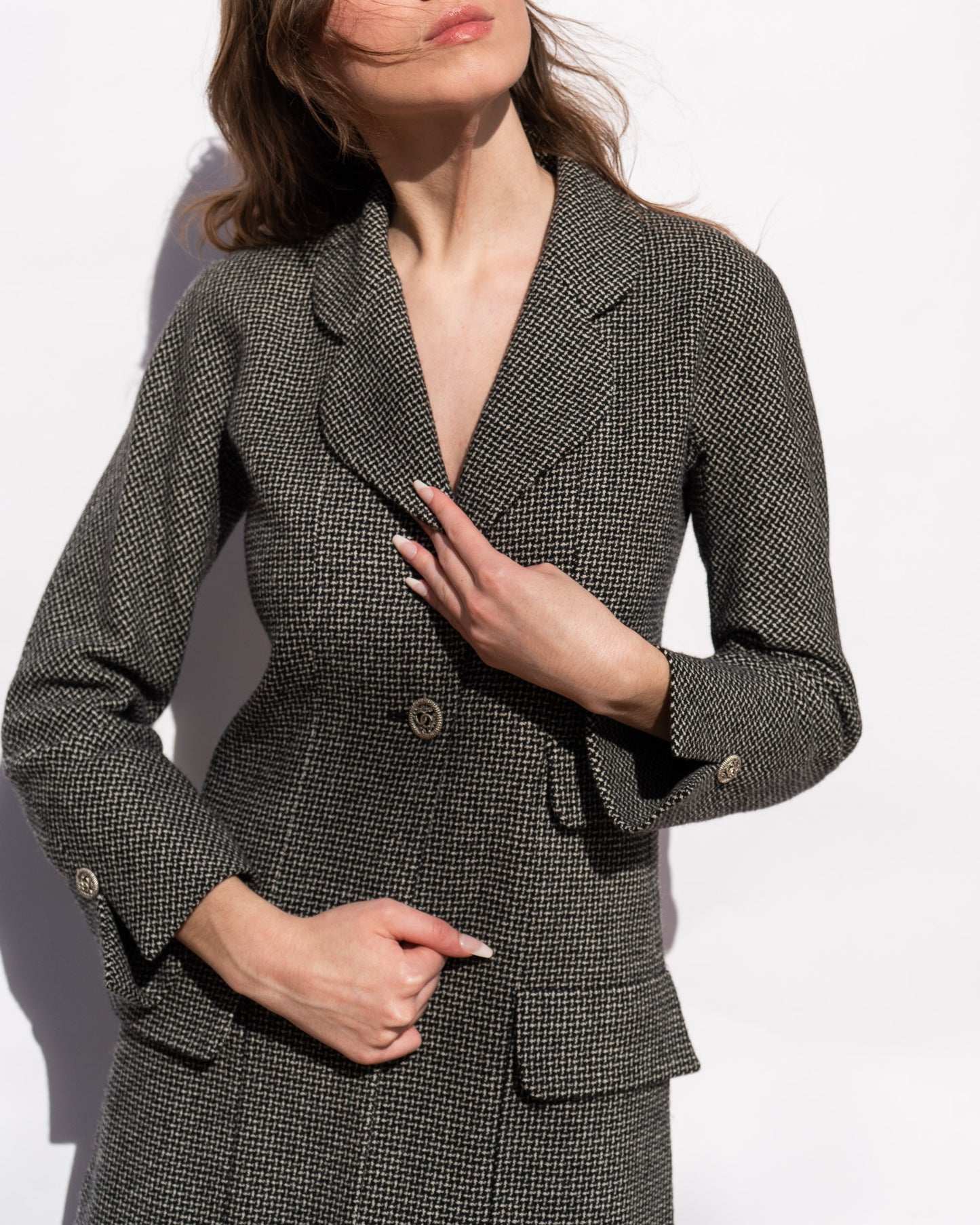 FR34-36 Chanel Cruise 2014 Three Pocket Long Cut Black and White Jacket - Vintage Chanel Jacket - - Rarchive.