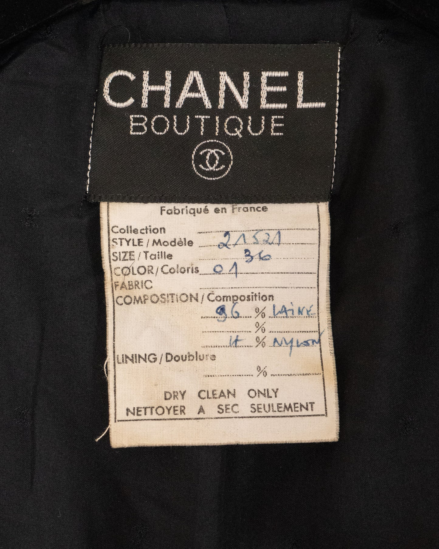 FR34-36 Rare Chanel Cruise 1989 Two Pocket Navy Tweed Boucle Jacket - Vintage Chanel Jacket - - Rarchive.