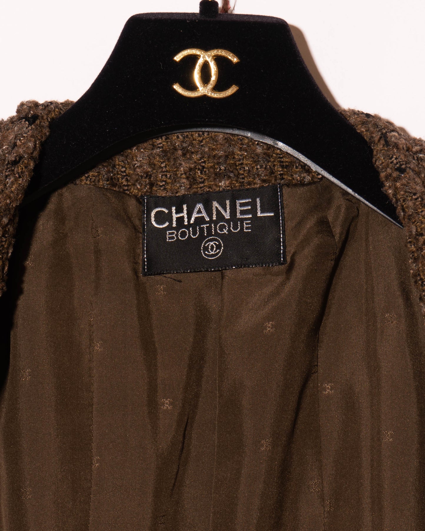 FR38-40 Rare Chanel Fall 1993 Four Pocket Timeless Collarless Teddy Bear Tweed Jacket