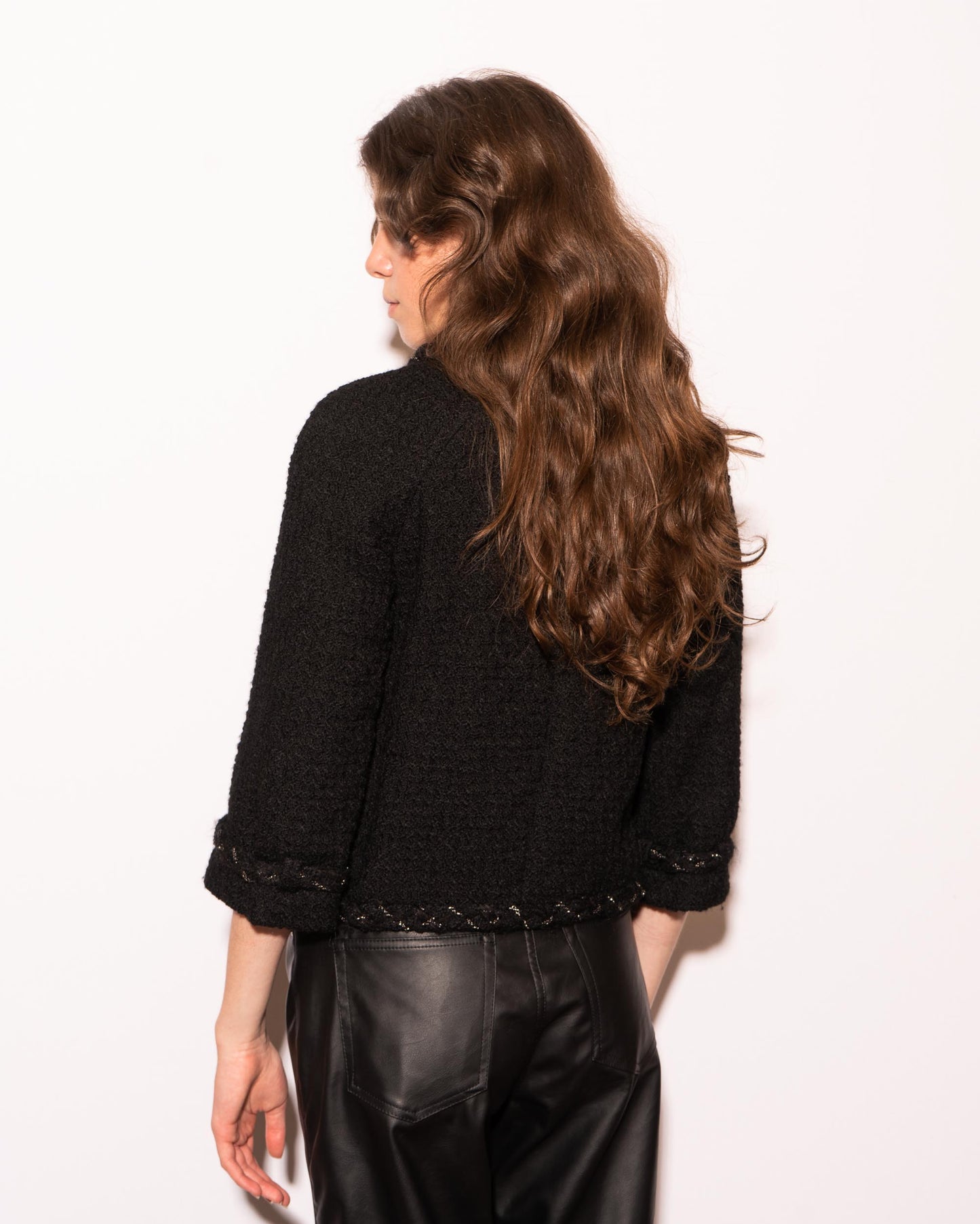 FR36 Chanel Fall 2007 Cropped Two Pocket Metal Detail Trim Black Tweed Jacket - Vintage Chanel Jacket - - Rarchive.