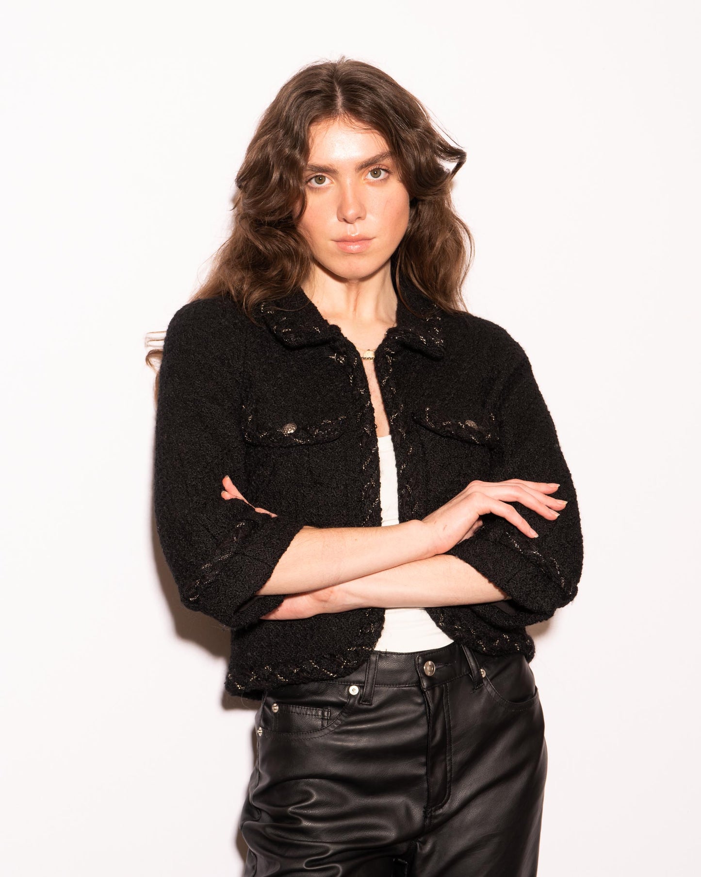 FR36 Chanel Fall 2007 Cropped Two Pocket Metal Detail Trim Black Tweed Jacket - Vintage Chanel Jacket - - Rarchive.