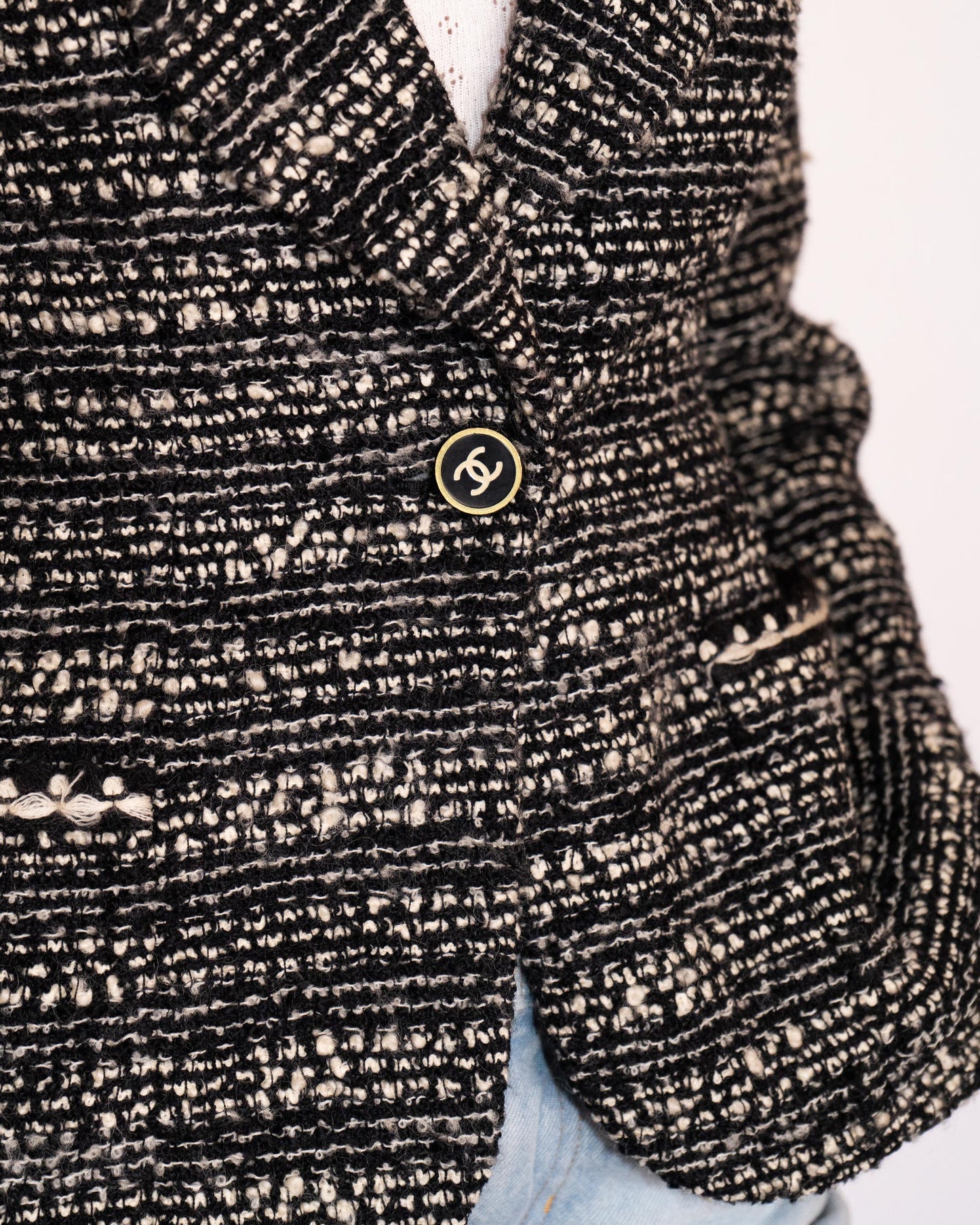 FR36-38 Rare Chanel Fall 1994 Two Pocket Black And White Wool Tweed Jacket - Vintage Chanel Jacket - - Rarchive.