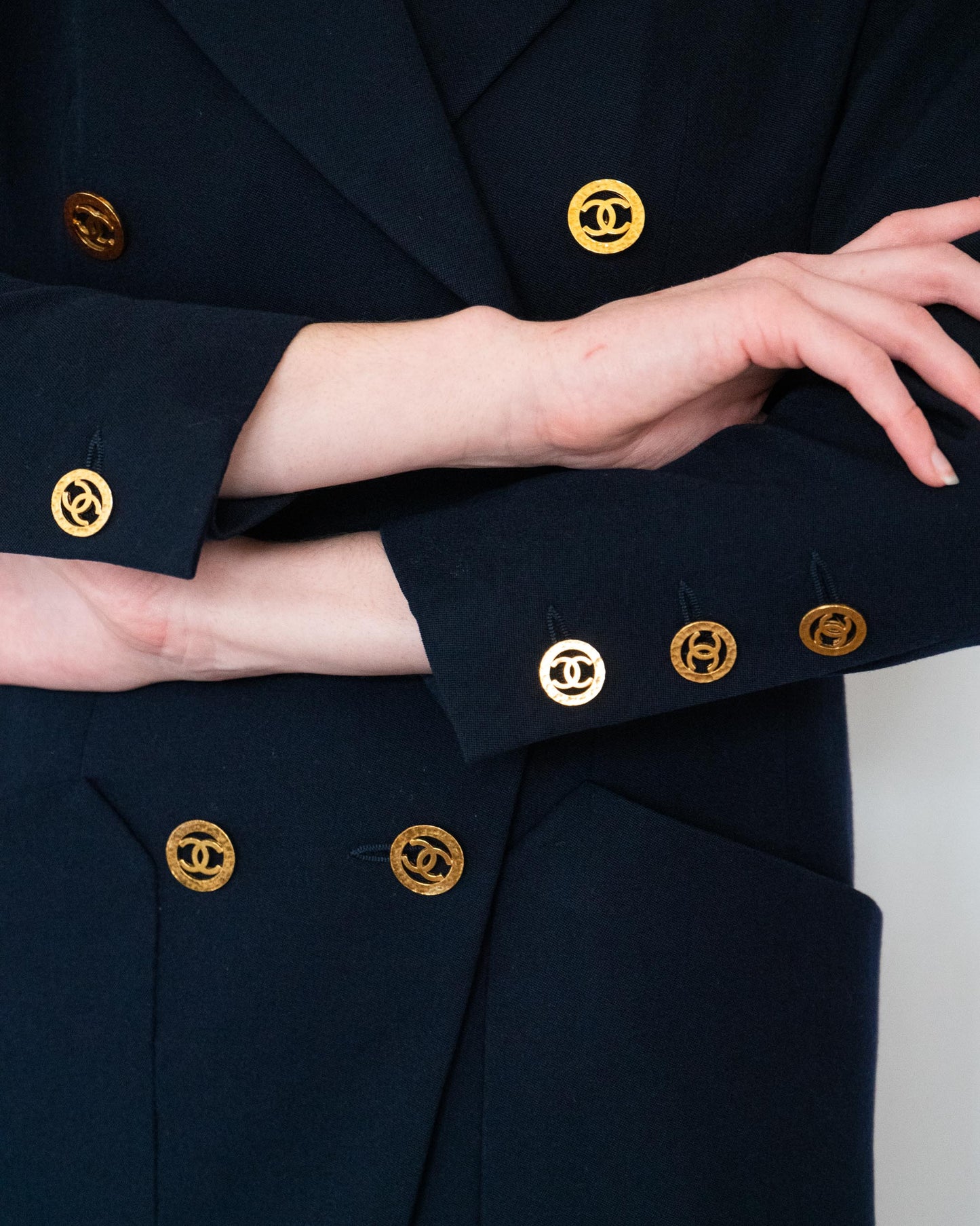 FR36-38 Chanel Cruise 1993 Fitted Cut Two Pocket Double Breasted Dark Navy Jacket - Vintage Chanel Jacket - - Rarchive.