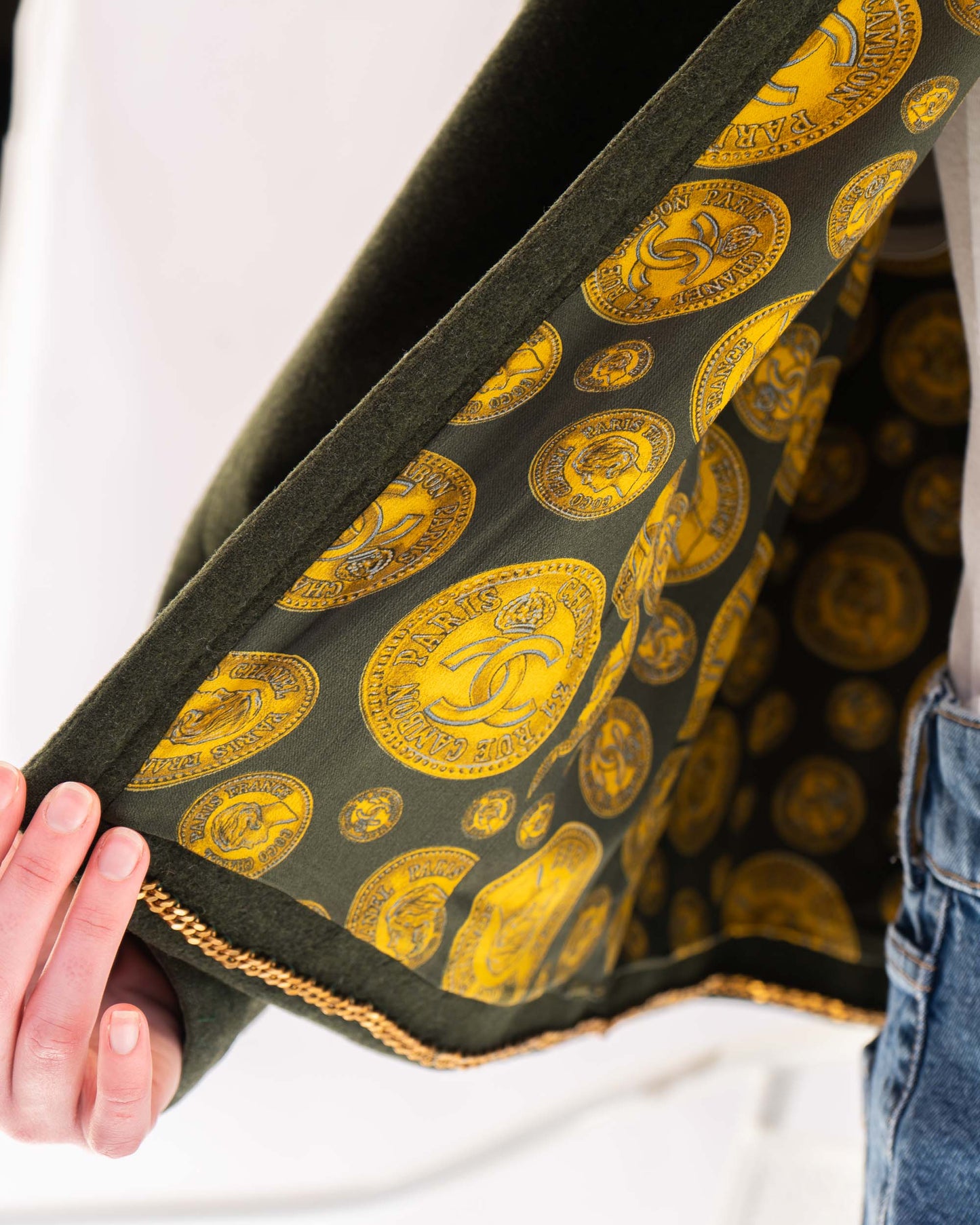 FR38-44 Rare Chanel Spring 1985 Timeless Collarless Four Pocket Coin Print Lining Green Wool Tweed Jacket