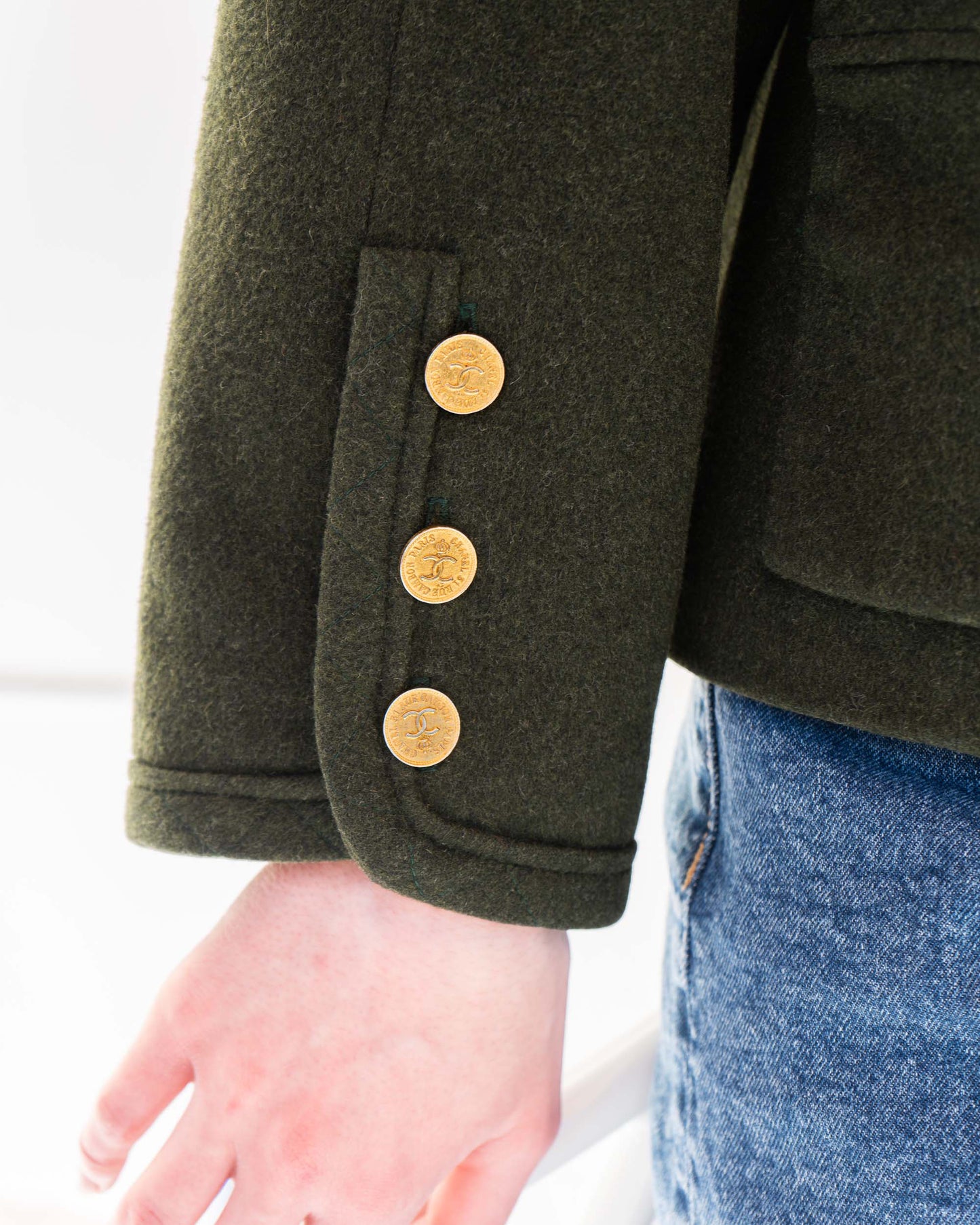 FR38-44 Rare Chanel Spring 1985 Timeless Collarless Four Pocket Coin Print Lining Green Wool Tweed Jacket