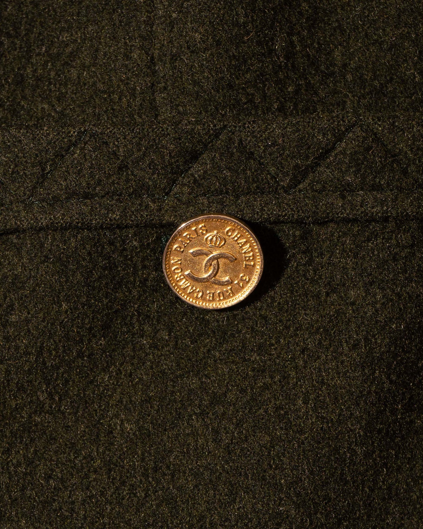 FR38-44 Rare Chanel Spring 1985 Timeless Collarless Four Pocket Coin Print Lining Green Wool Tweed Jacket