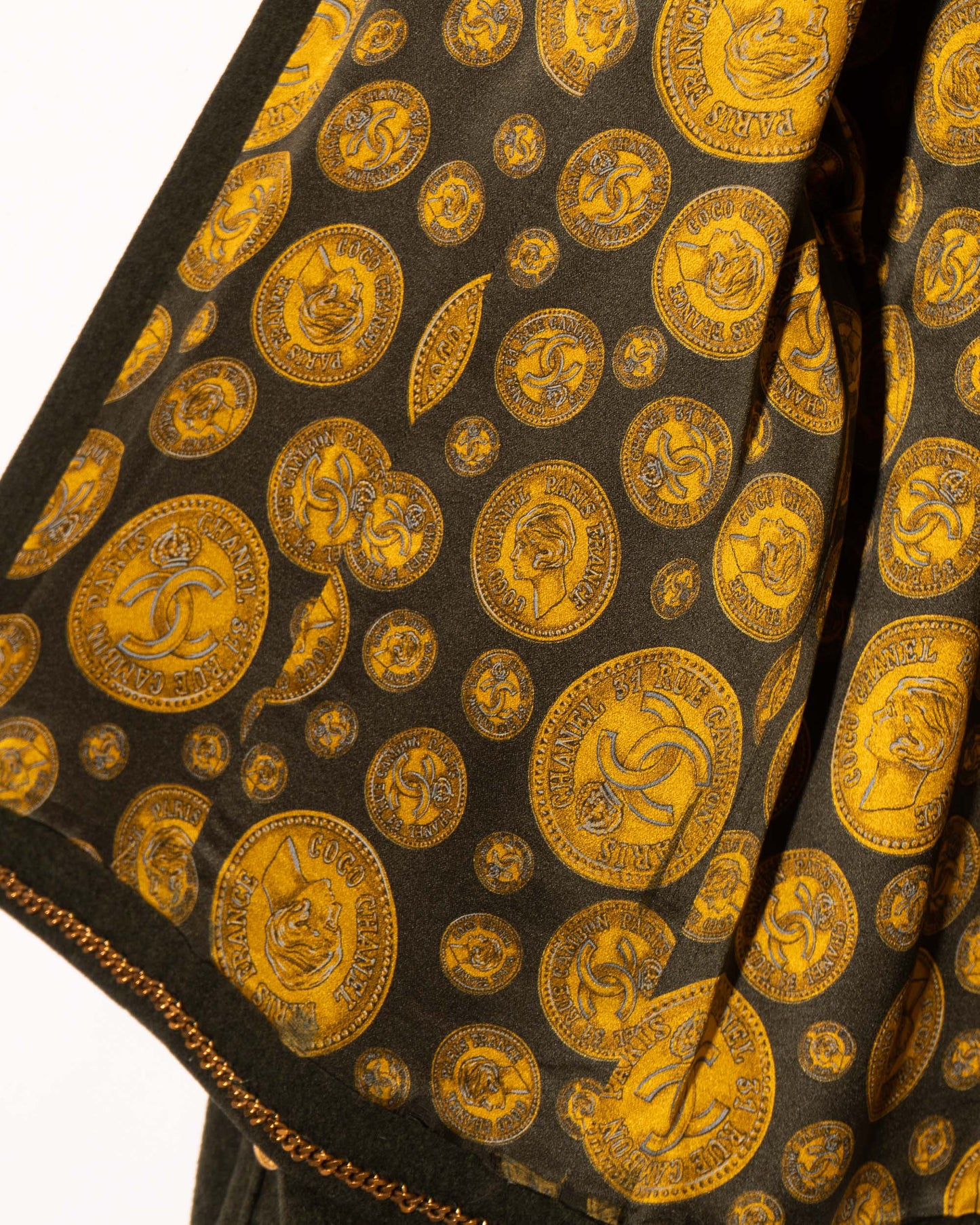 FR38-44 Rare Chanel Spring 1985 Timeless Collarless Four Pocket Coin Print Lining Green Wool Tweed Jacket