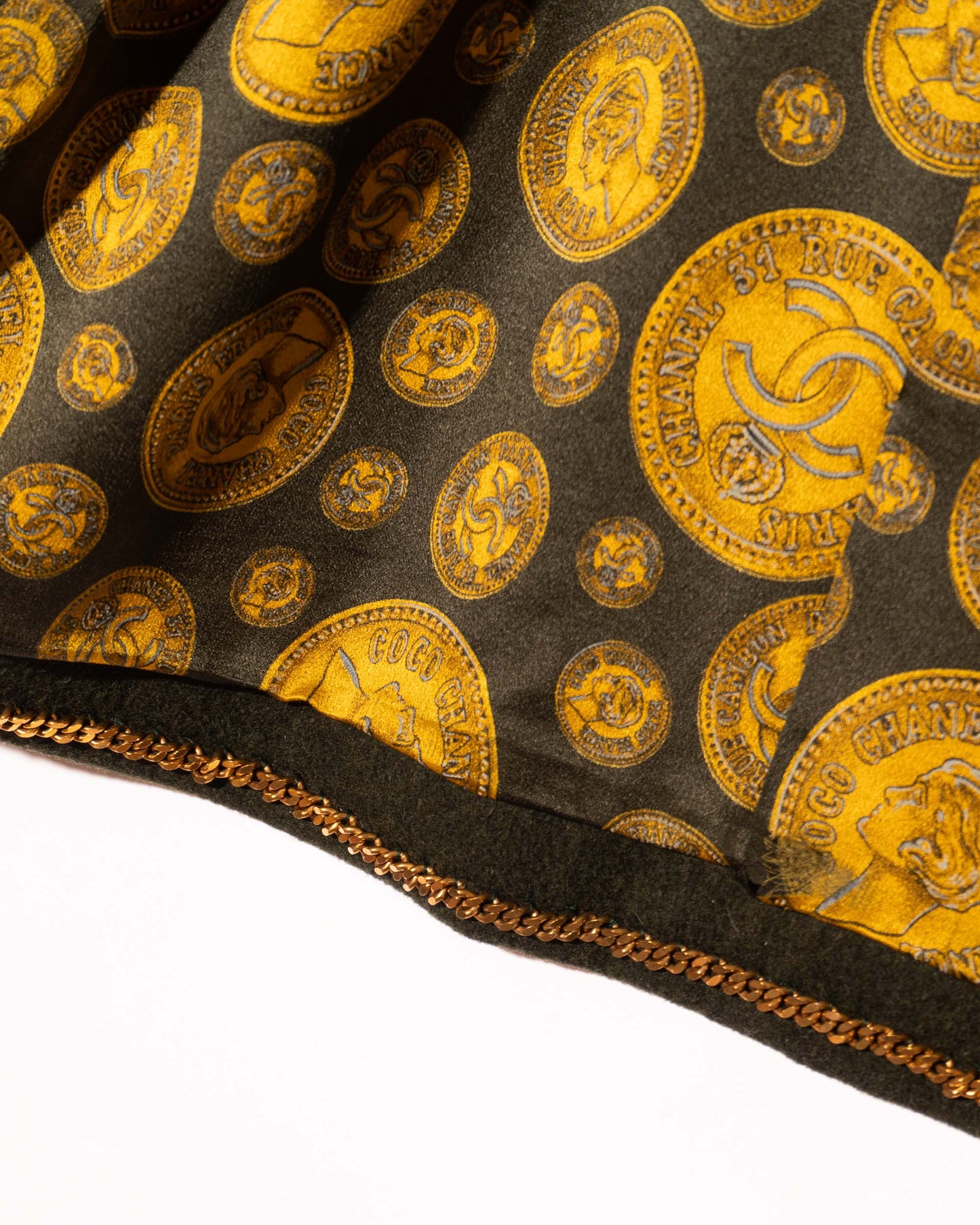 FR38-44 Rare Chanel Spring 1985 Timeless Collarless Four Pocket Coin Print Lining Green Wool Tweed Jacket