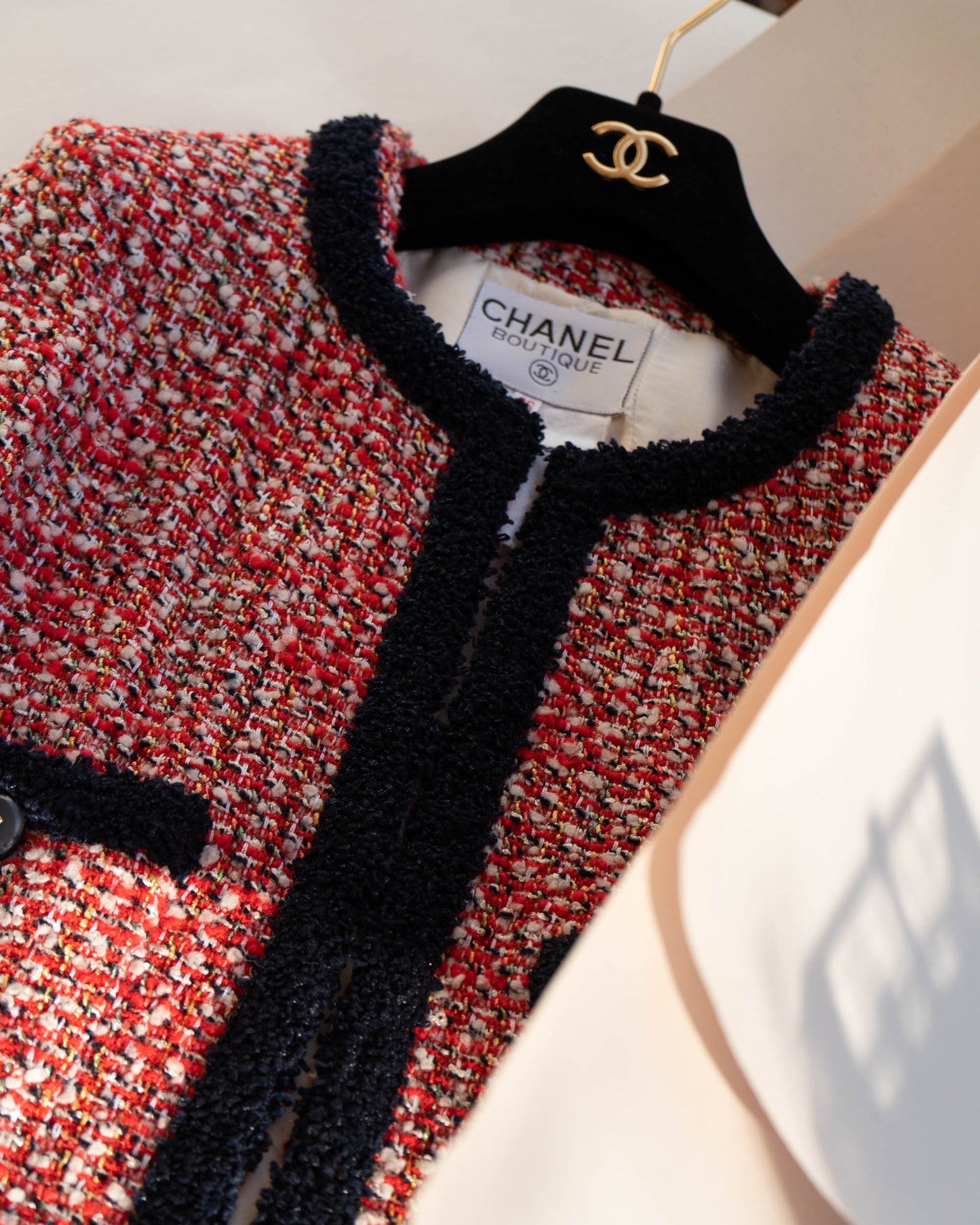 FR34-36 Rare Chanel Cruise 1995 Classic Cut Collarless Four Pocket Multicolor Fantasy Tweed Jacket