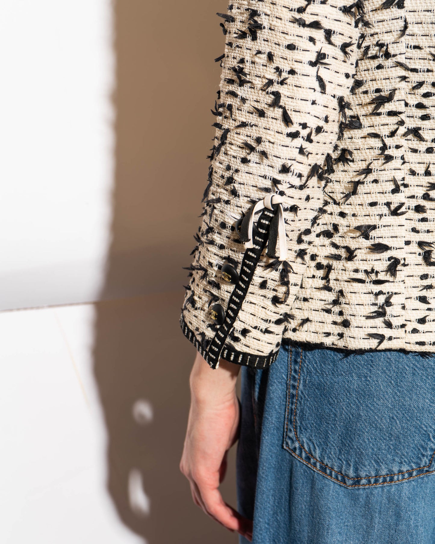 FR36-38 Chanel Cruise 1995 Collarless Four Pocket Fantasy Tweed Jacket - Vintage Chanel Jacket - - Rarchive.