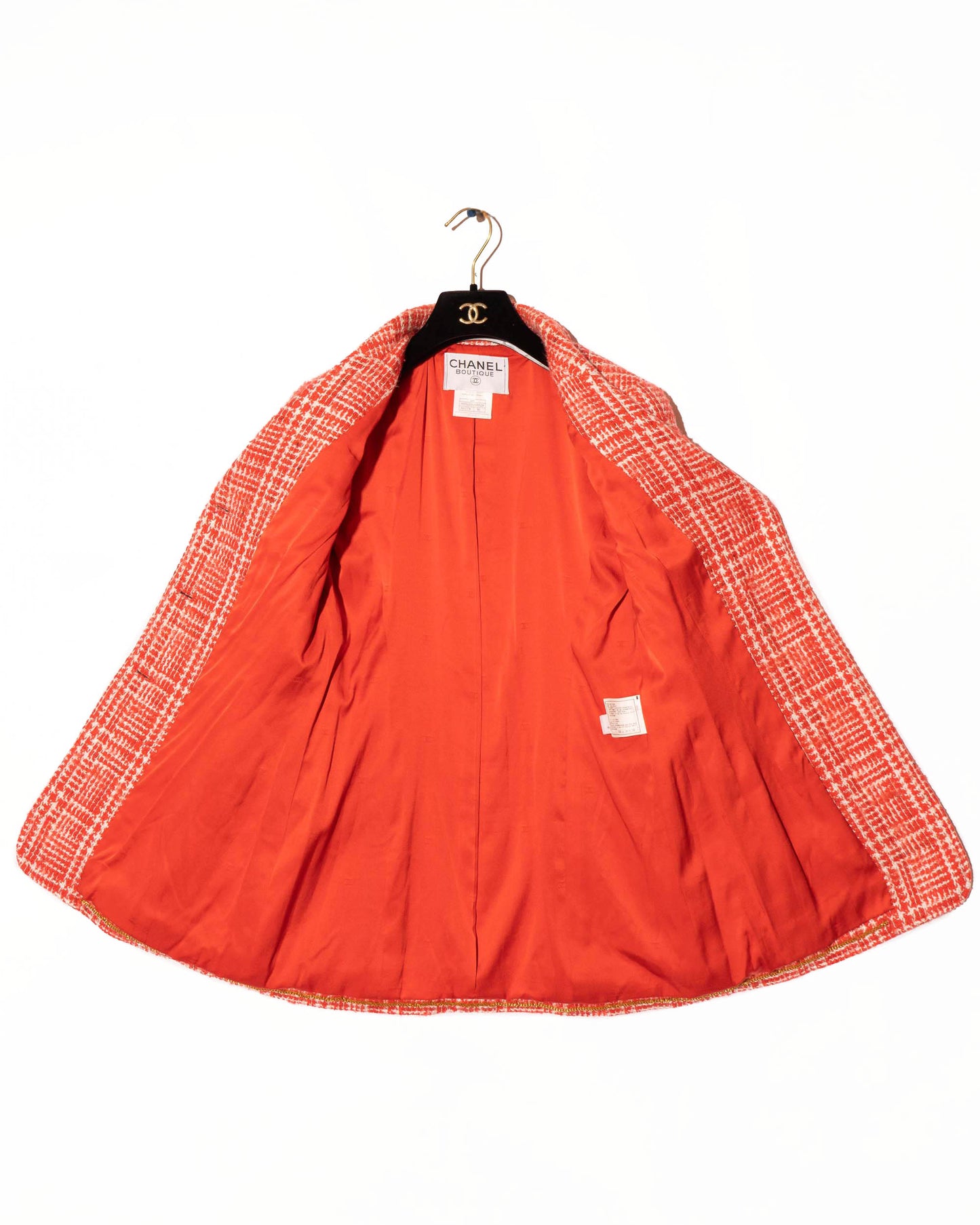 FR34-36 Chanel Spring 1997 Red and White Wool Tweed Longline Blazer with Patch Pockets and Structured Cut