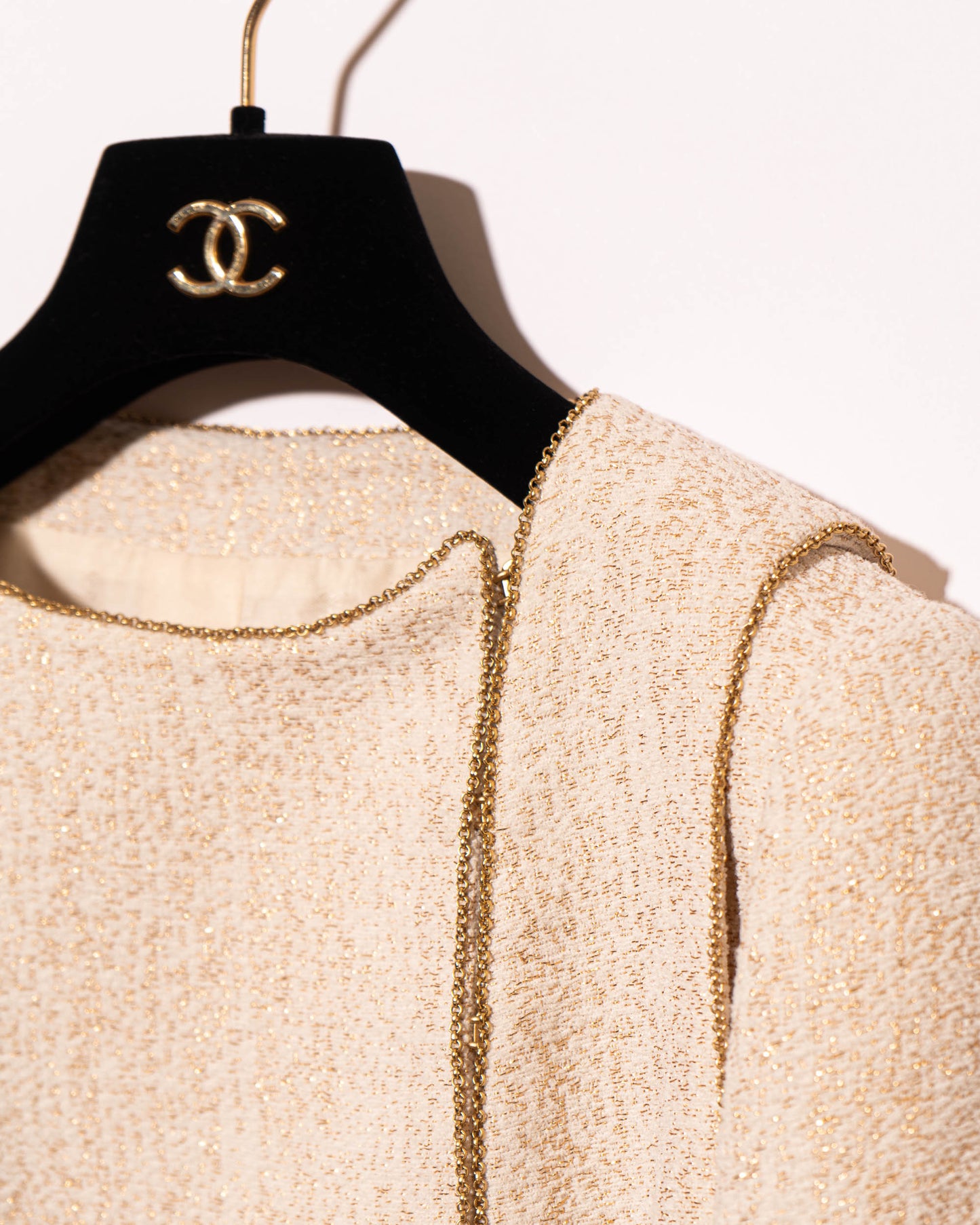 FR36-38 Rare Chanel Cruise 2001 Chain Accent Shimmering Tweed Jacket - Vintage Chanel Jacket - - Rarchive.