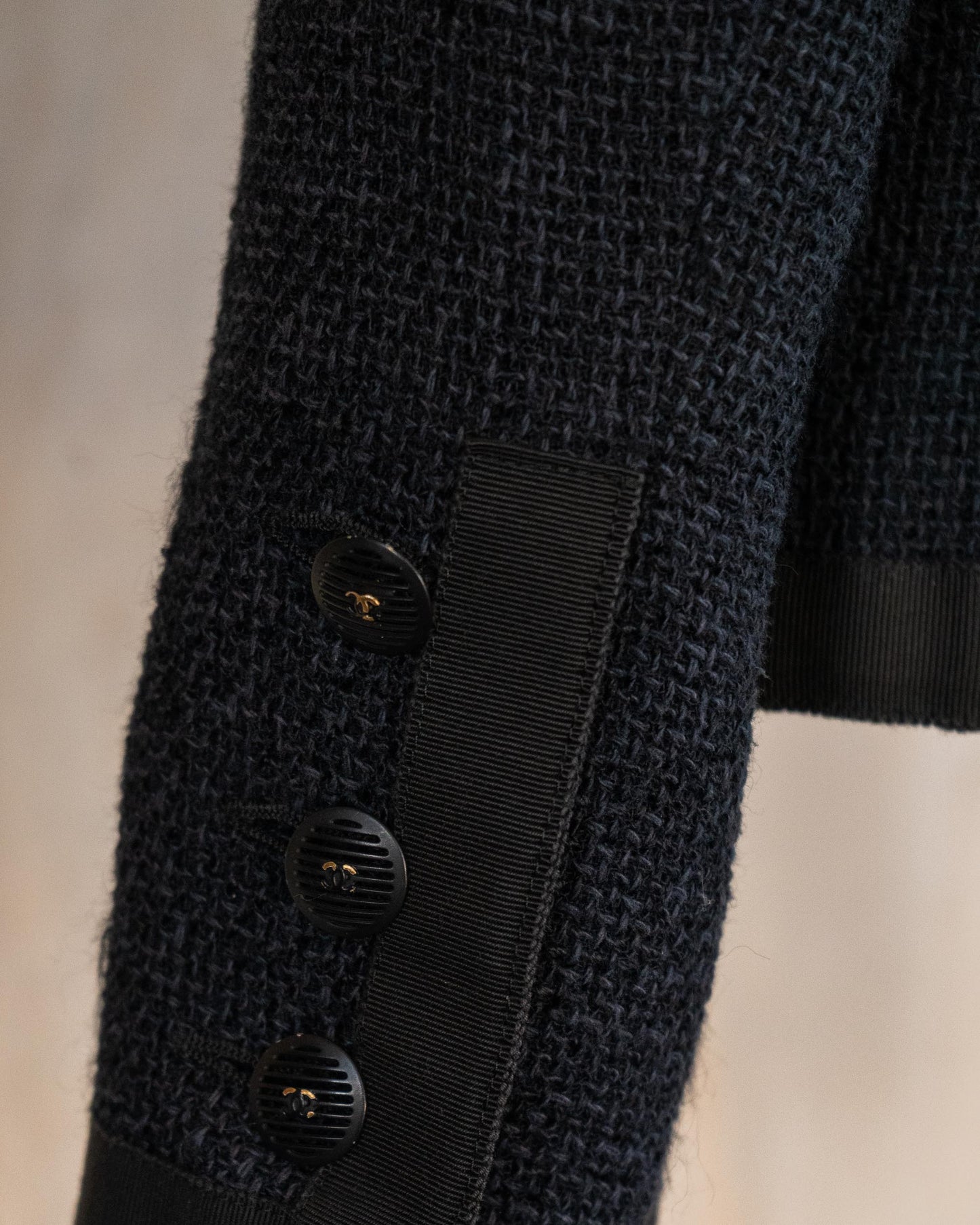 FR38-40 Chanel Spring 2002 Four Pocket Classic Collarless Jacket