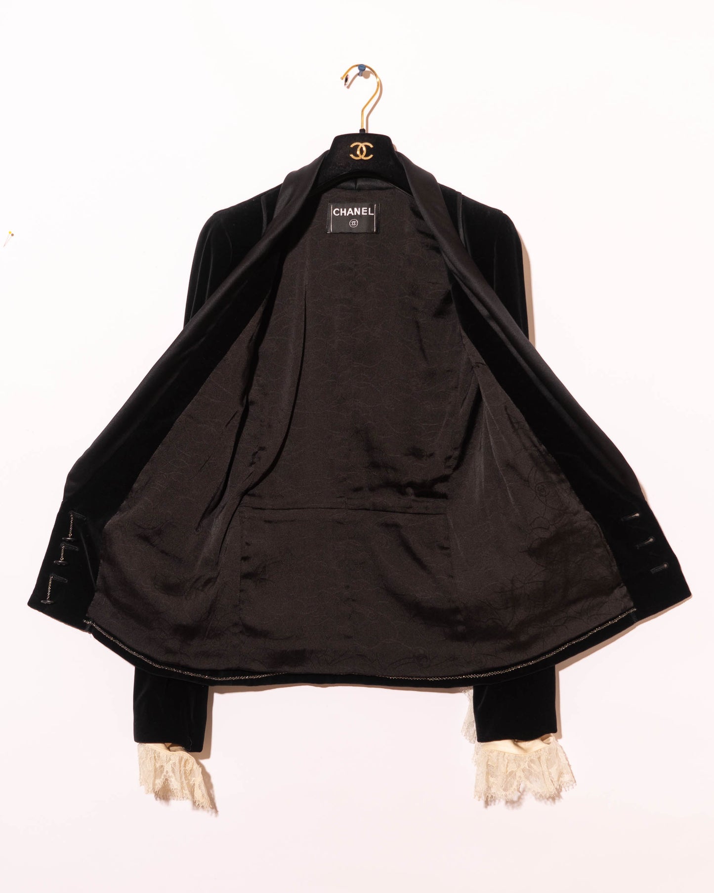 FR34 Chanel Fall 2004 Velvet and Silk Jacket with Detachable Cuffs - Vintage Chanel Jacket - - Rarchive.