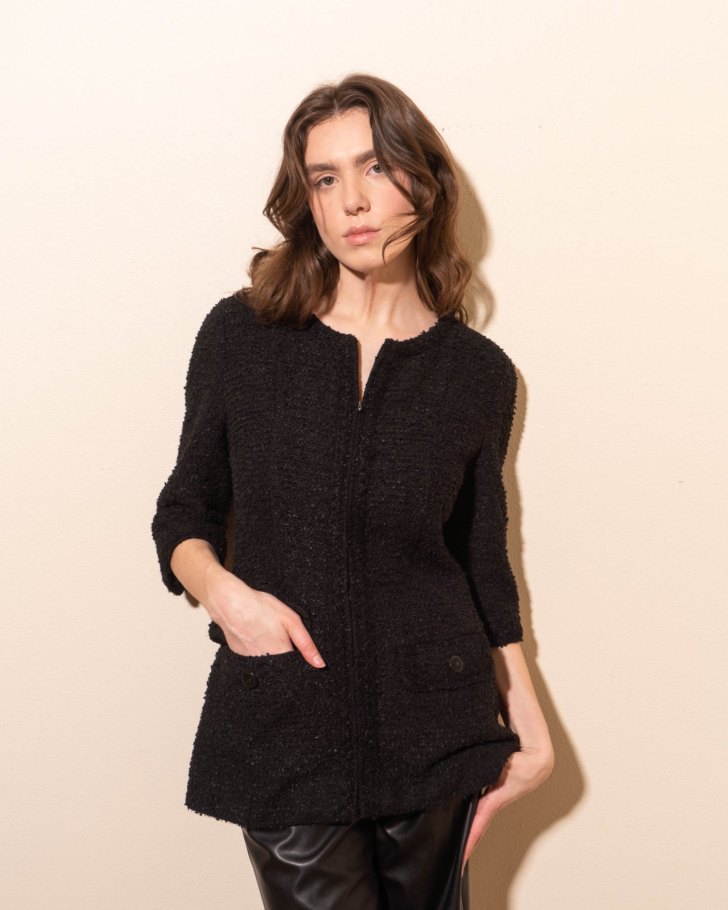 FR38-40 Chanel Spring 2002 Two Pocket Collarless Tweed Boucle Jacket - Vintage Chanel Jacket - - Rarchive.