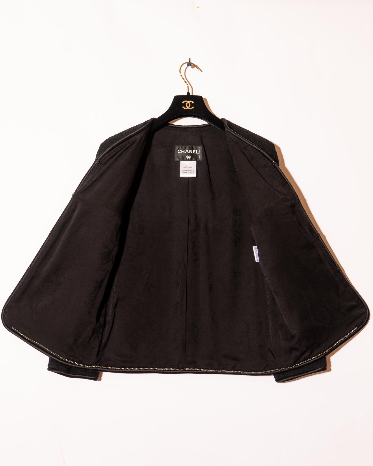 FR36-38 Chanel Pre-Fall 2015 Two Collarless Two Pocket Black Wool Tweed Jacket - Vintage Chanel Jacket - Jacket - Rarchive.
