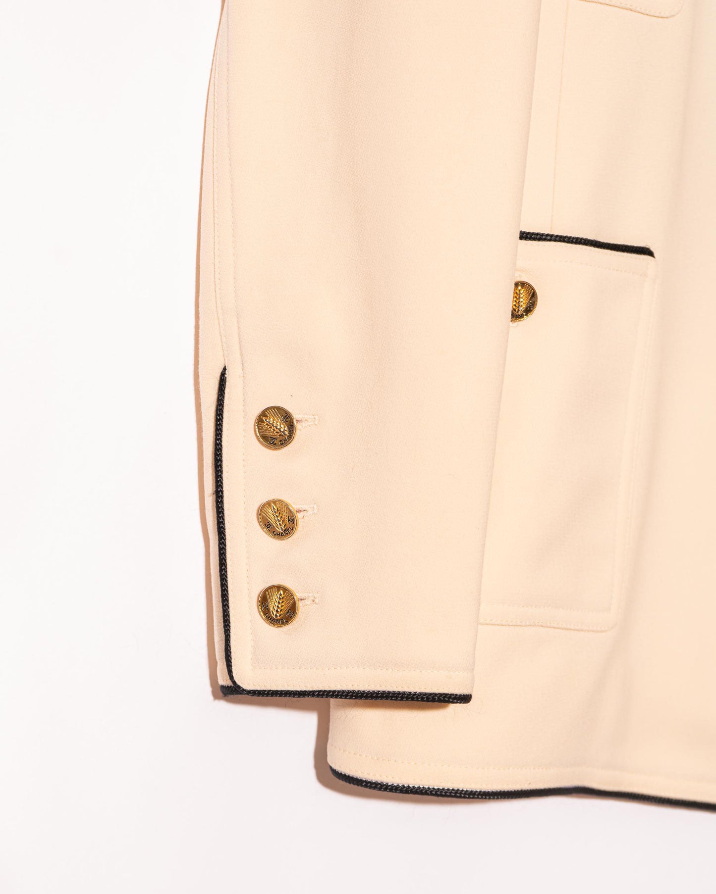 FR38-40 Rare Chanel Spring 1987 Four Pocket Oversized Off-White Wool Jacket - Vintage Chanel Jacket - - Rarchive.