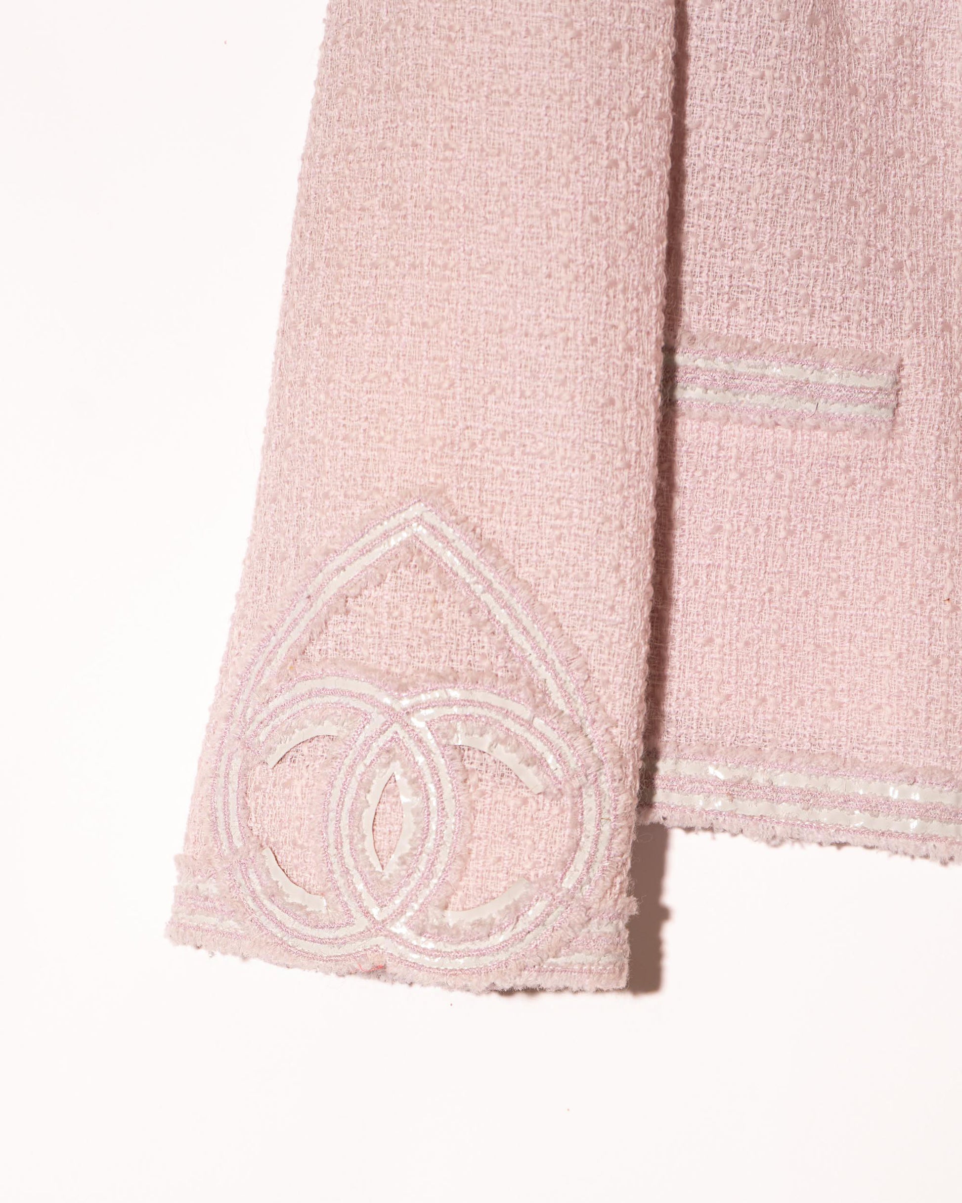 FR36-38 Rare Chanel Cruise 2009 Interlocking C Logo and Heart Detail Pink Tweed Jacket - Vintage Chanel Jacket -   - Rarchive.