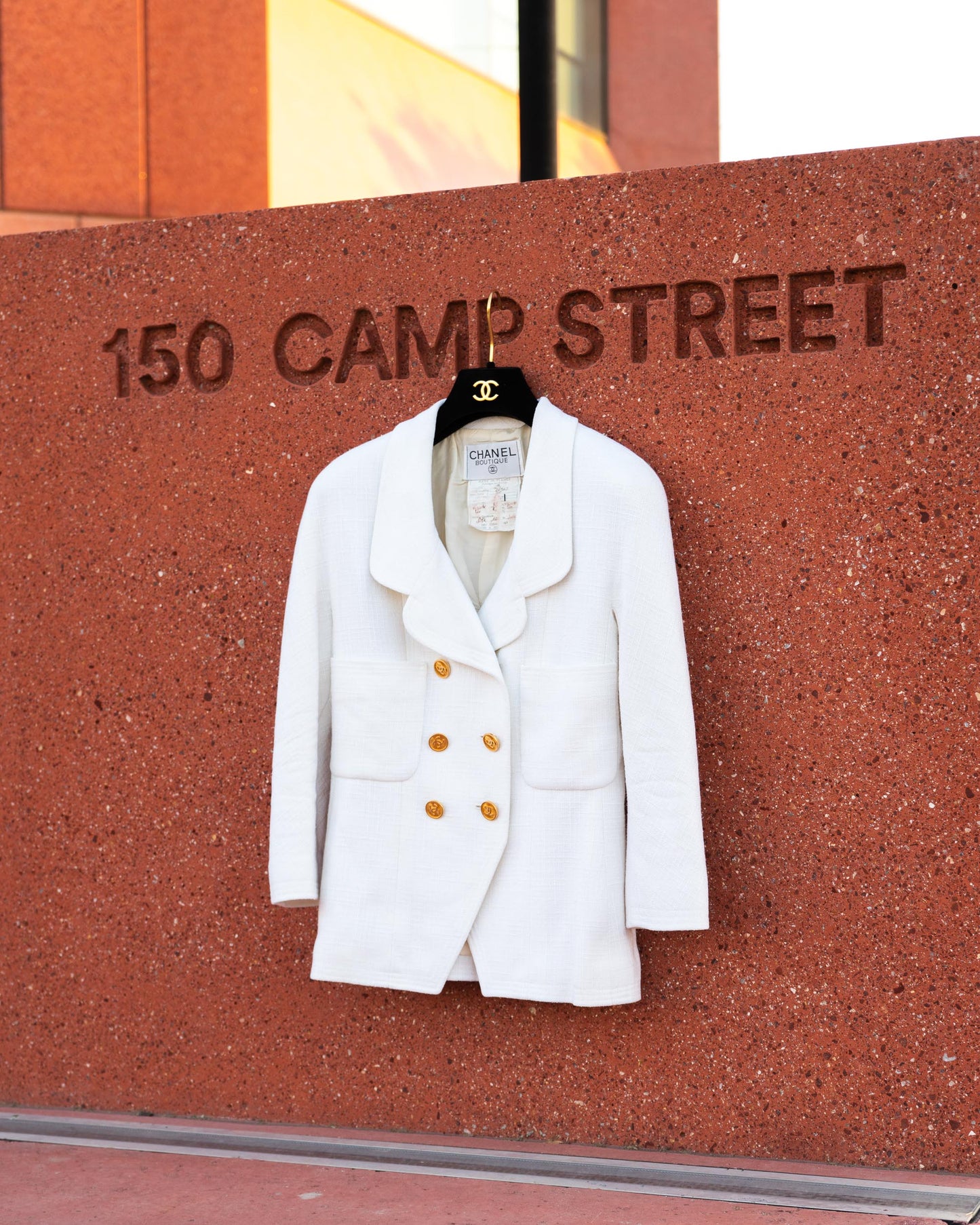 FR36-38 Chanel Cruise 1990 Double-Breasted Two-Pocketed Linen Blend Jacket - Vintage Chanel Jacket - - Rarchive.