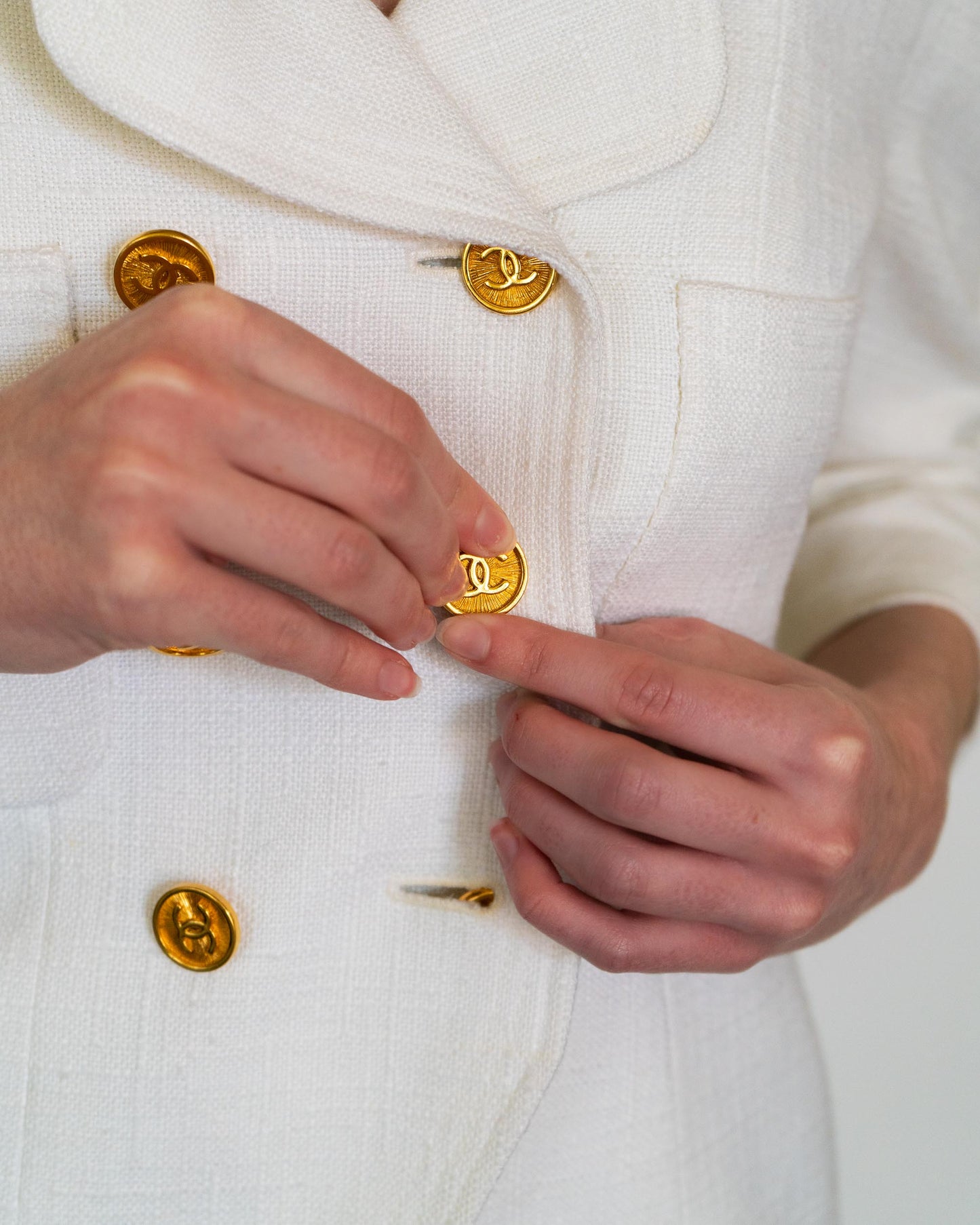 FR36-38 Chanel Cruise 1990 Double-Breasted Two-Pocketed Linen Blend Jacket - Vintage Chanel Jacket - - Rarchive.