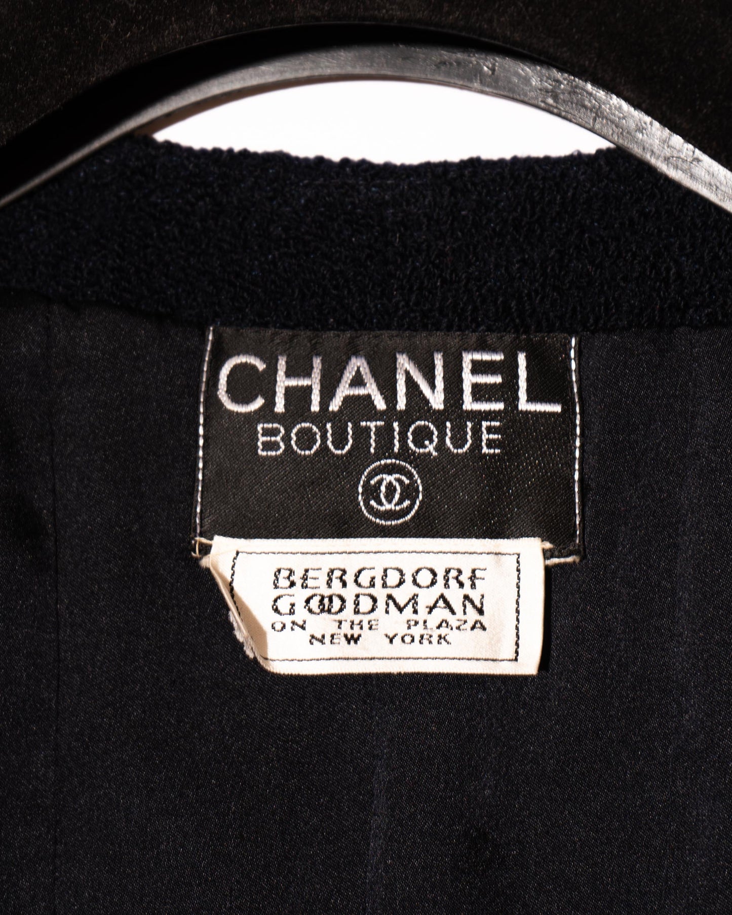 FR34-36 Chanel Spring 1993 Two Pocket Navy Tweed Boucle Jacket - Vintage Chanel Jacket - Jacket - Rarchive.