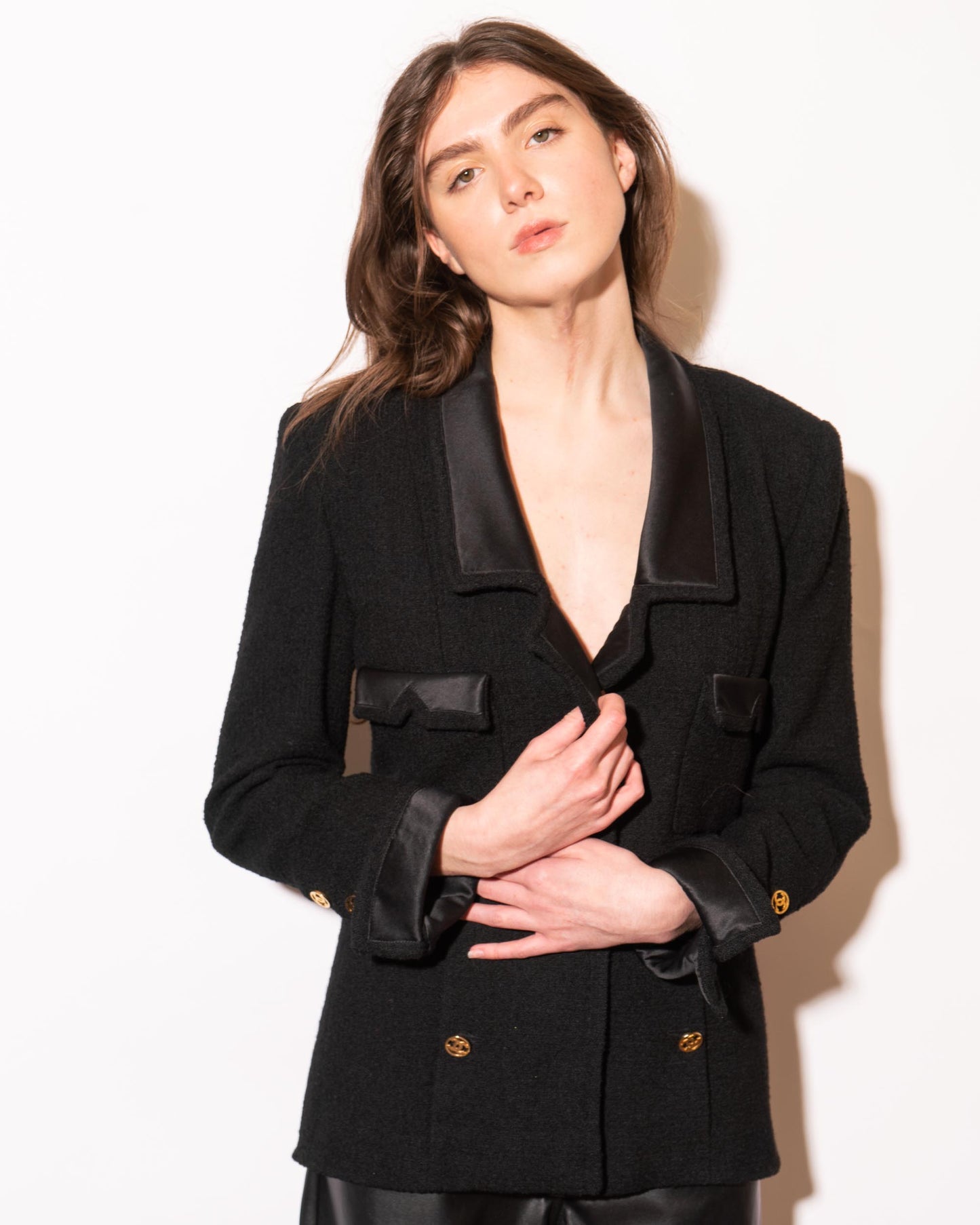 FR38-40 Chanel Fall 1987 Four Pocket Silk Detail Classic Black Wool Jacket - Vintage Chanel Jacket - - Rarchive.