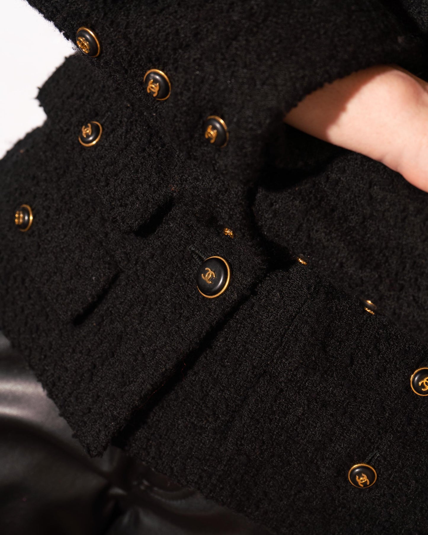 FR36-38 Rare Chanel Fall 1995 Four Pocket Black Tweed Boucle Jacket - Vintage Chanel Jacket - - Rarchive.