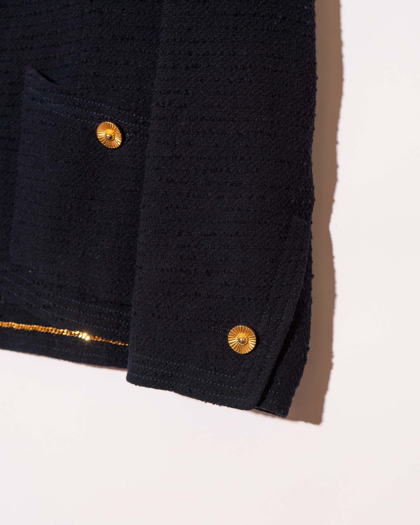 FR38-40 Chanel 1990s Classic Collarless Four Pocket Textured Light Wool Tweed Jacket - Vintage Chanel Jacket - - Rarchive.