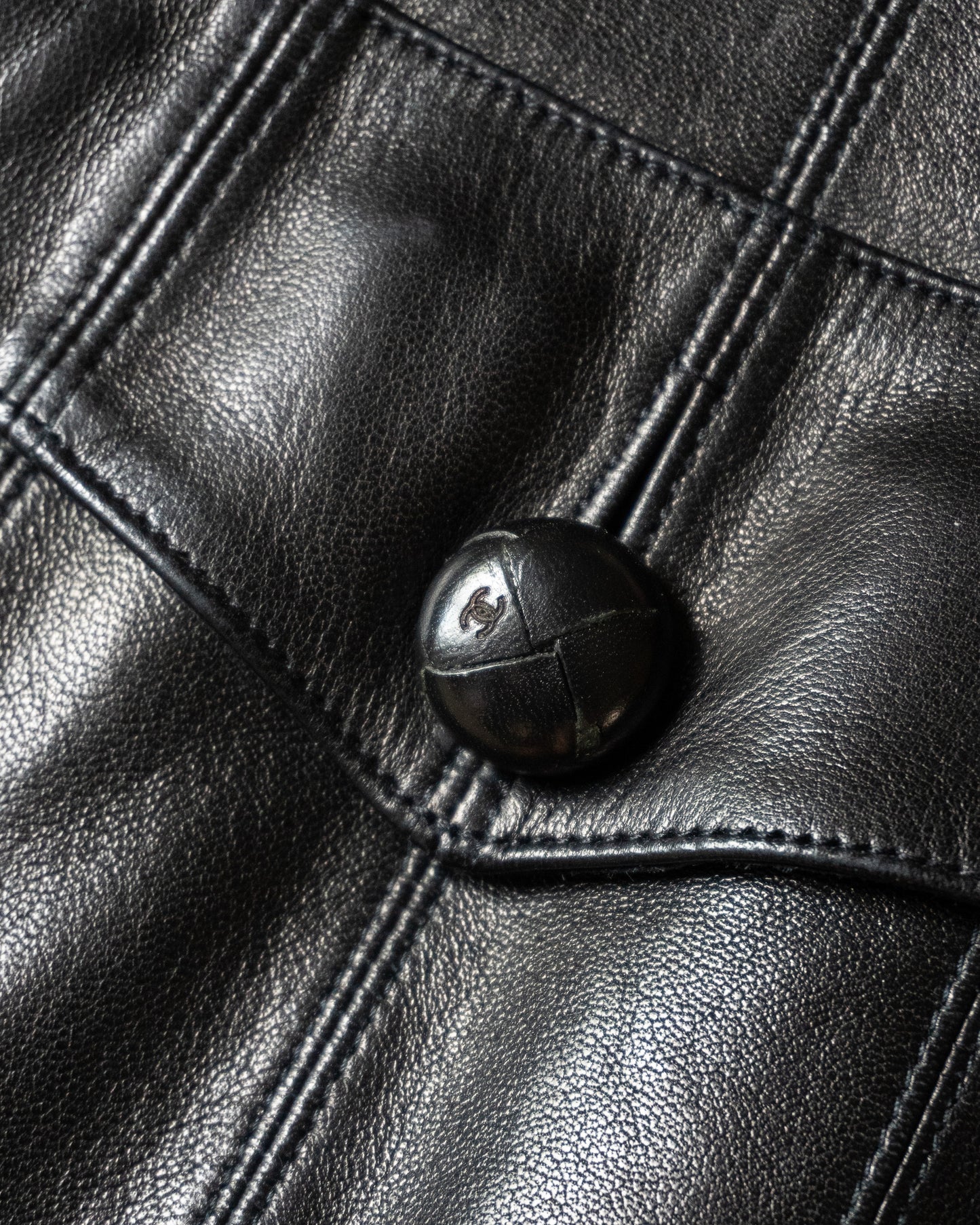 FR38-40 Chanel Fall 2003 Four Pocket Fitted Cut Black Leather Jacket - Vintage Chanel Jacket - - Rarchive.