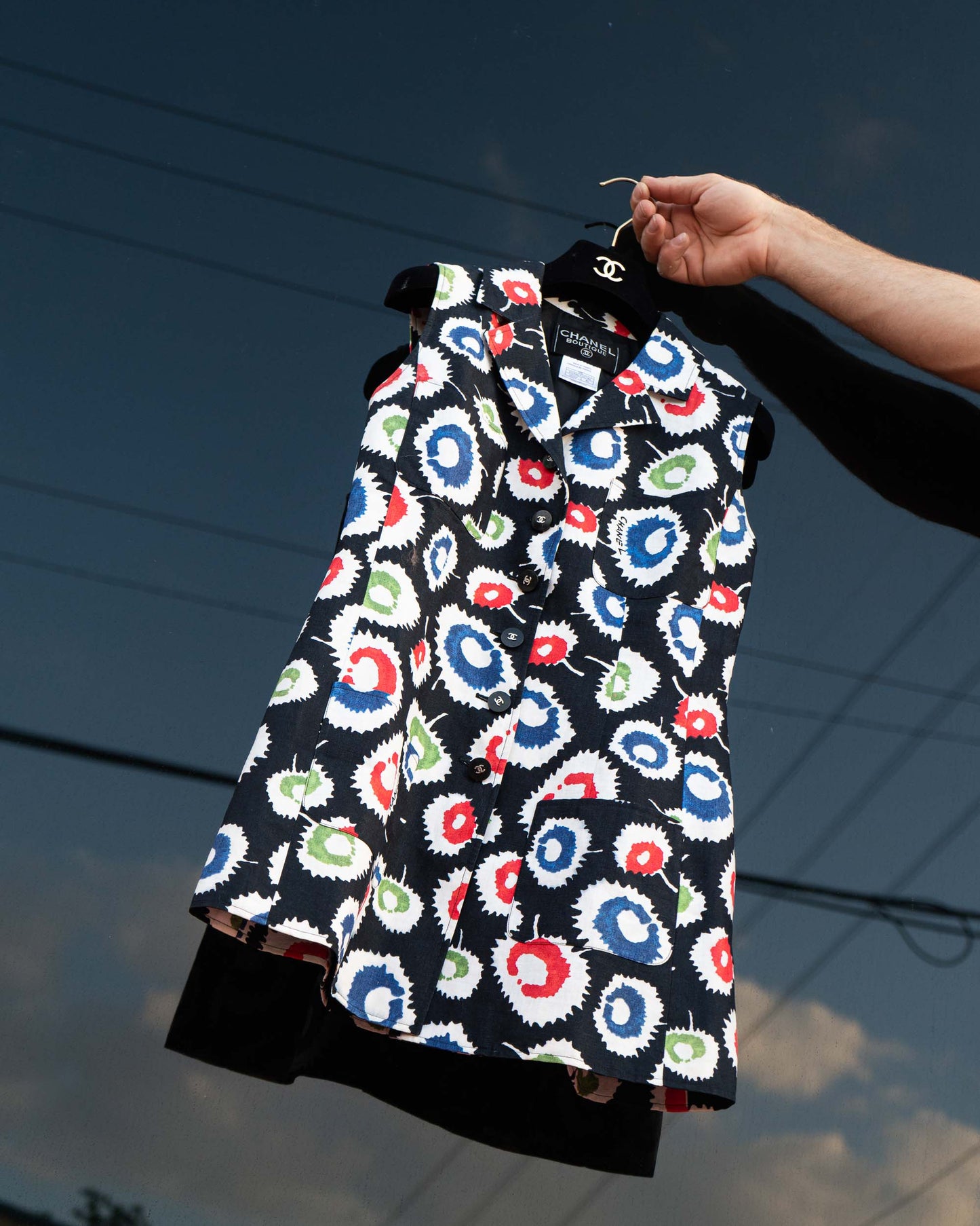 FR36-38 Chanel Spring 1997 Two Pocket Silk Lined Printed Linen Vest