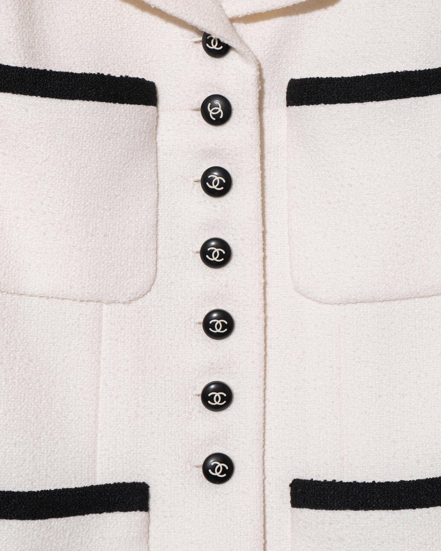 FR34-36 Rare Chanel Cruise 1996 Four Pocket Contrasting Trim Ivory White Tweed Jacket - Vintage Chanel Jacket - - Rarchive.