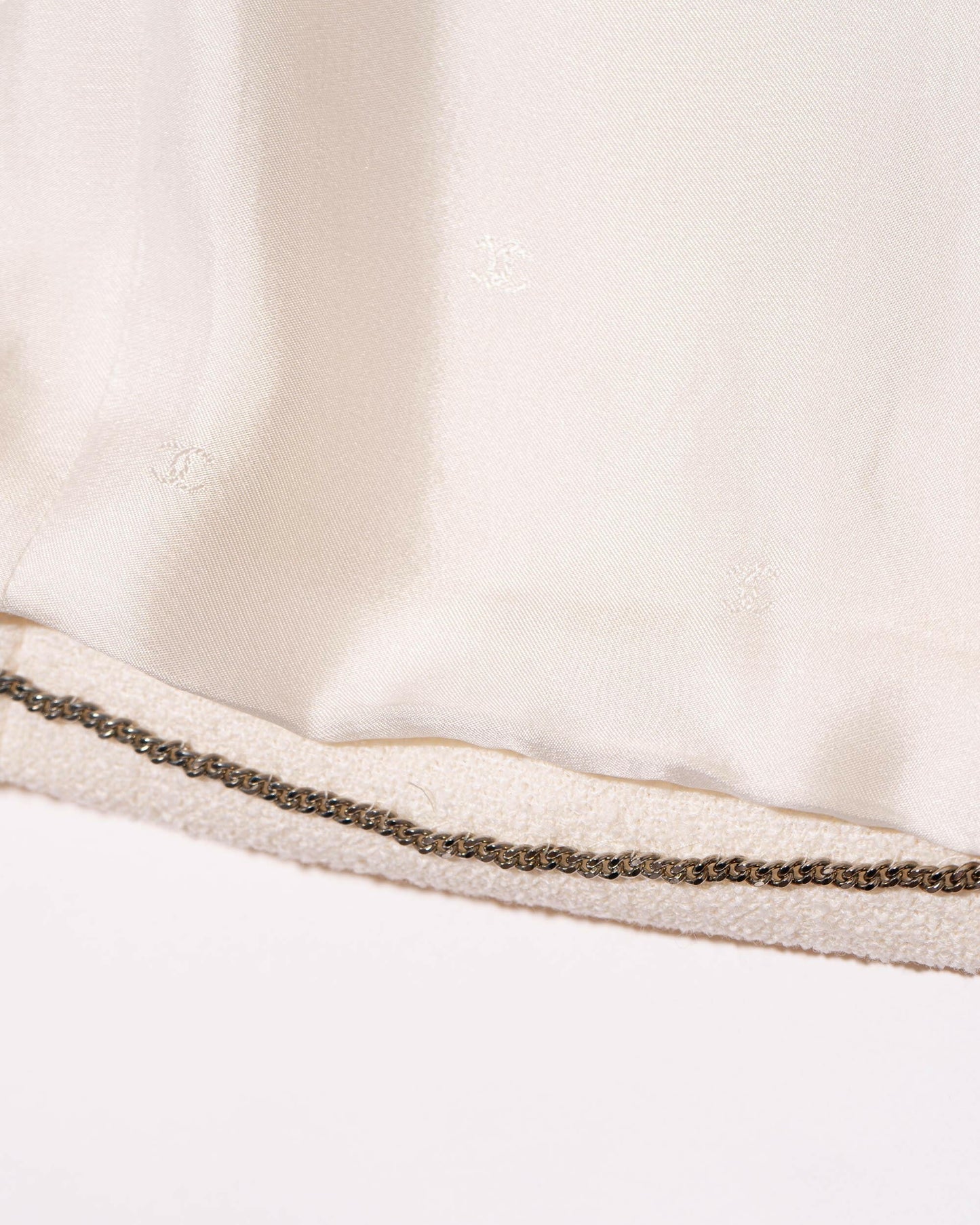 FR34-36 Rare Chanel Cruise 1996 Four Pocket Contrasting Trim Ivory White Tweed Jacket - Vintage Chanel Jacket - - Rarchive.