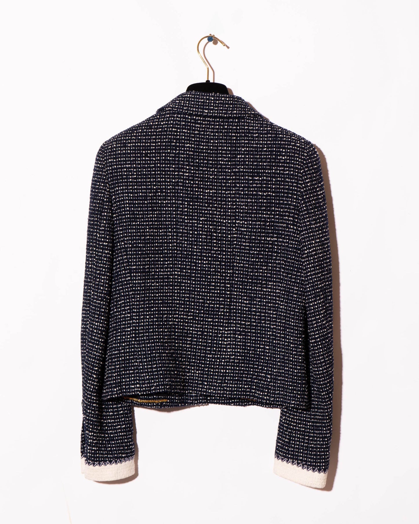 FR36-38 Chanel Cruise 1996 Two-Pocket Navy and White Tweed Jacket - Vintage Chanel Jacket - - Rarchive.