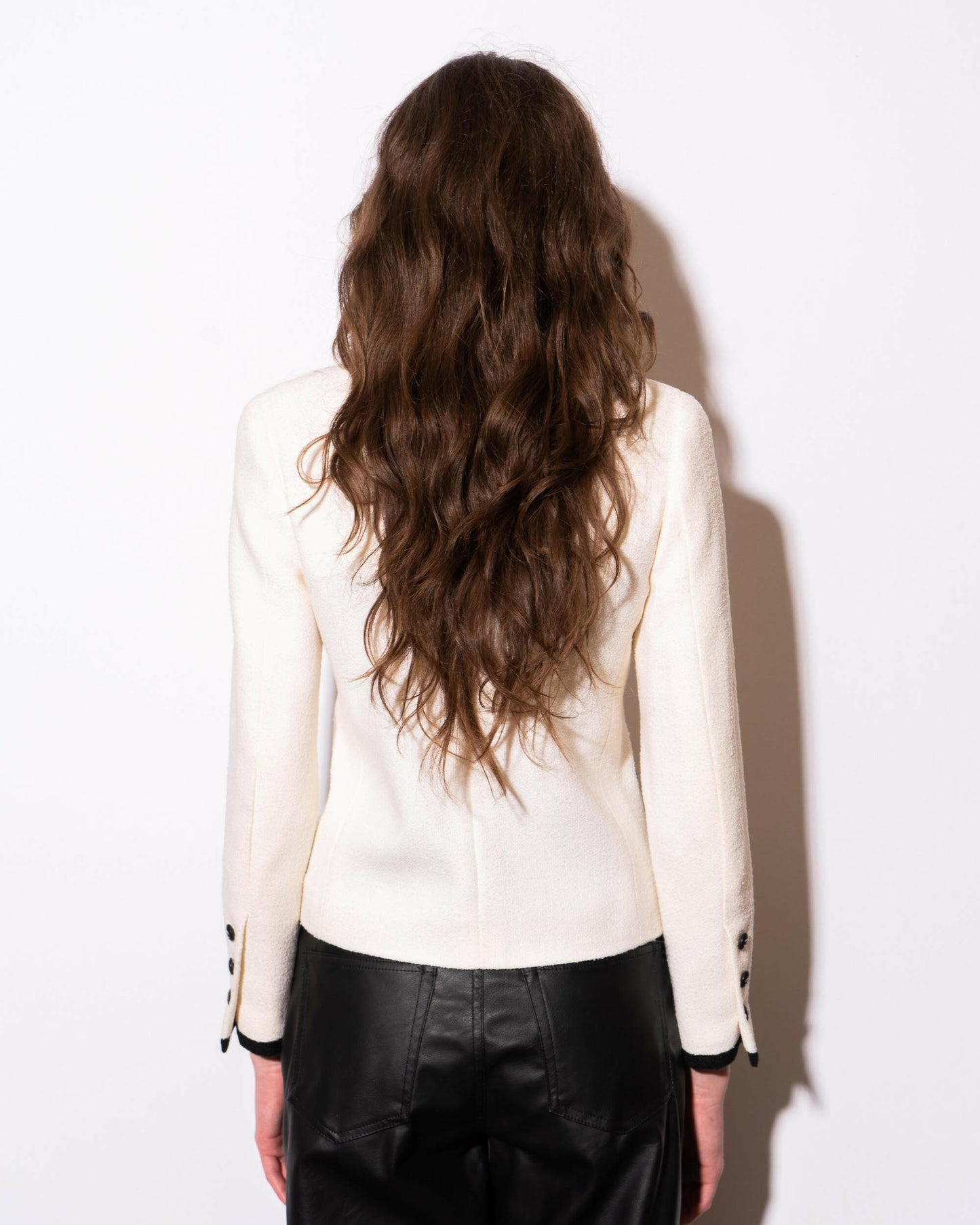 FR34-36 Rare Chanel Cruise 1996 Four Pocket Contrasting Trim Ivory White Tweed Jacket - Vintage Chanel Jacket - - Rarchive.