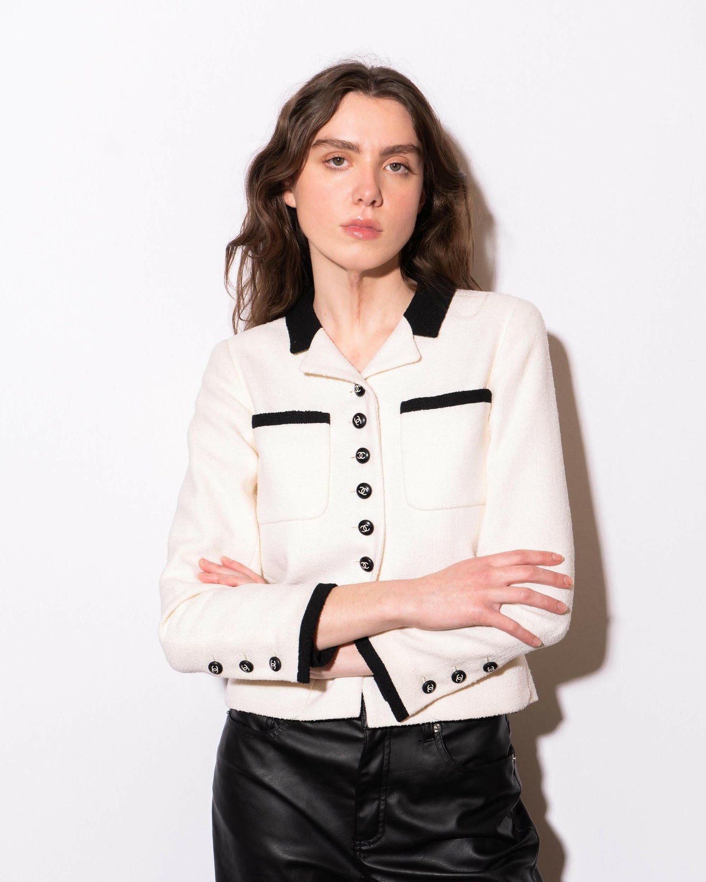 FR34-36 Rare Chanel Cruise 1996 Four Pocket Contrasting Trim Ivory White Tweed Jacket - Vintage Chanel Jacket - - Rarchive.