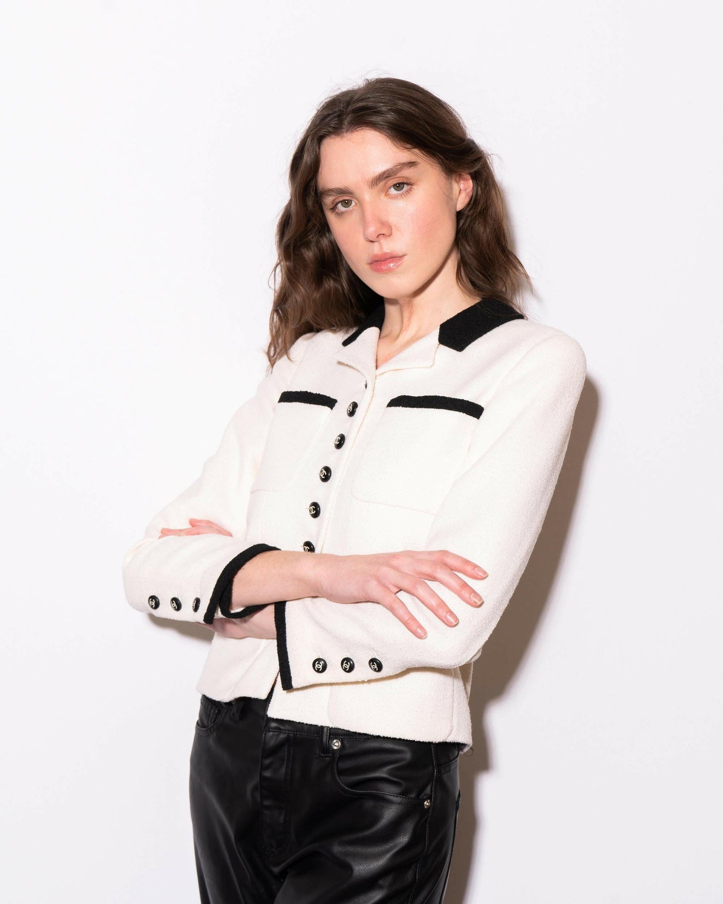 FR34-36 Rare Chanel Cruise 1996 Four Pocket Contrasting Trim Ivory White Tweed Jacket - Vintage Chanel Jacket - - Rarchive.