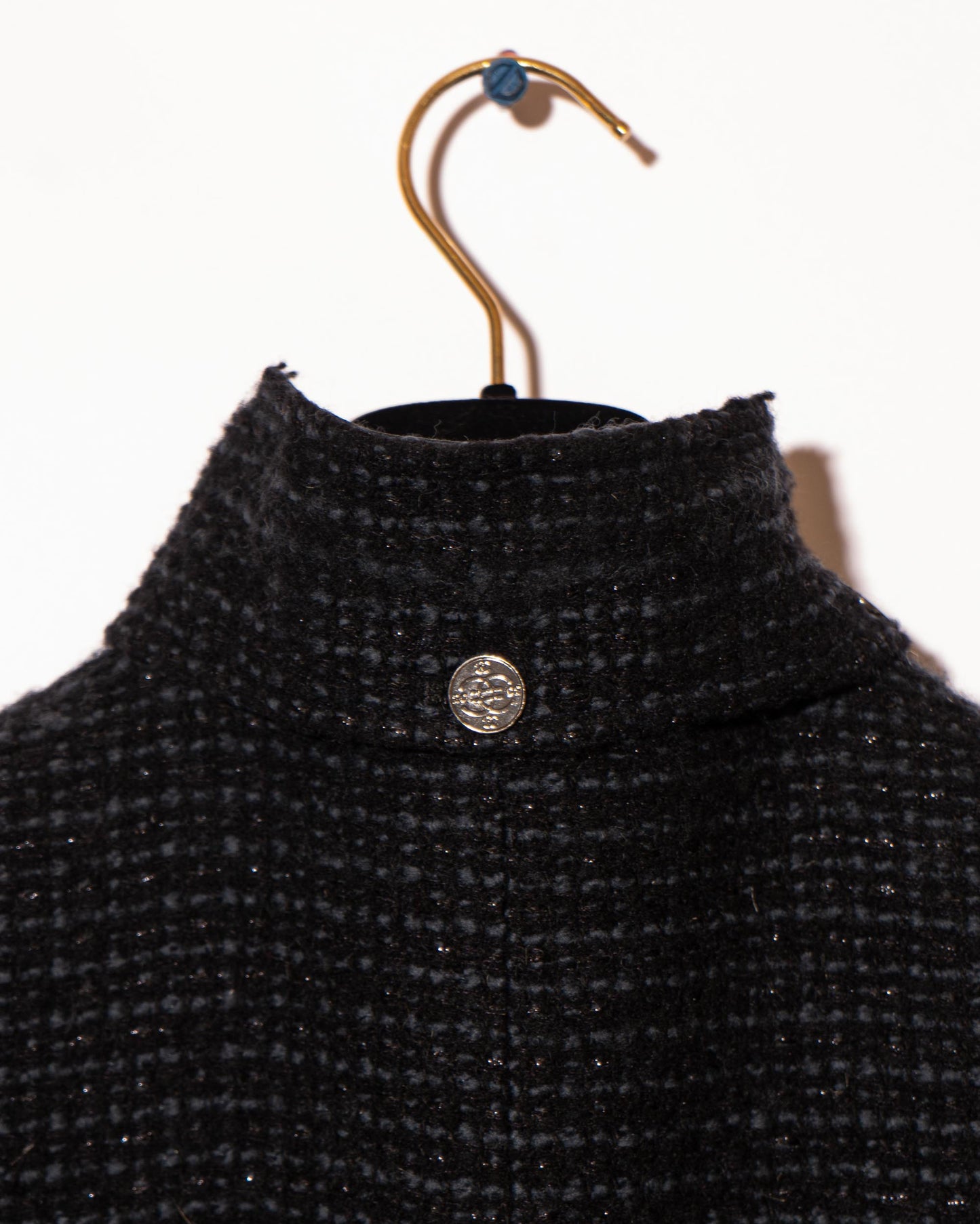 FR38-40 Chanel Fall 2002 Classic Four Pocket Black and Blue Fantasy Tweed Jacket - Vintage Chanel Jacket - - Rarchive.